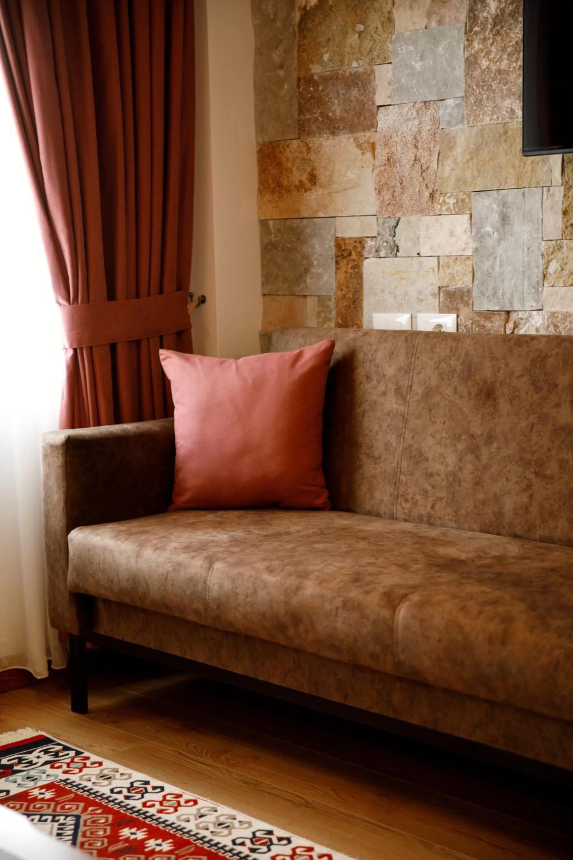 Seating area in Rose Garden Hotel