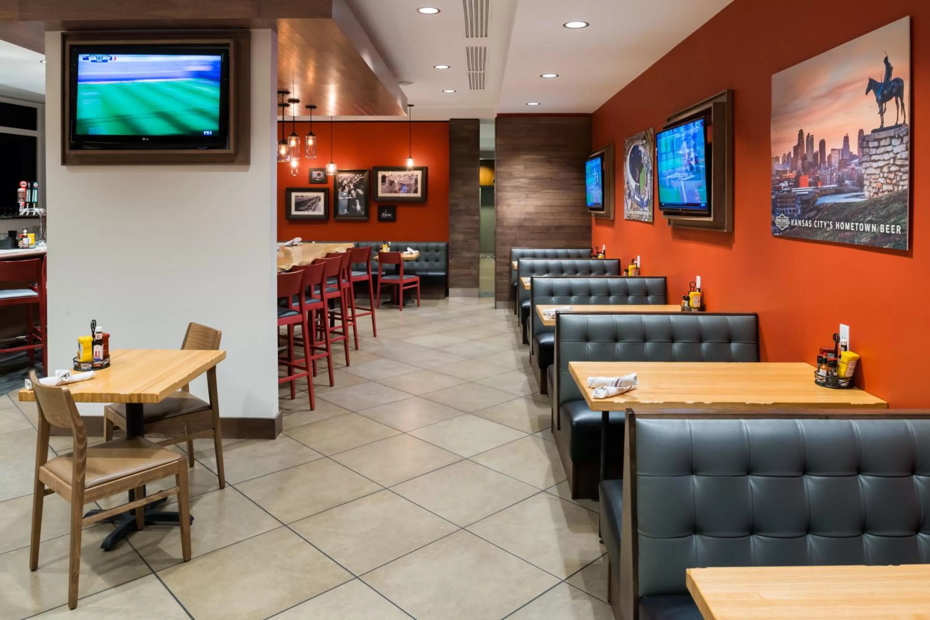 Restaurant/places to eat in Holiday Inn Kansas City Airport by IHG