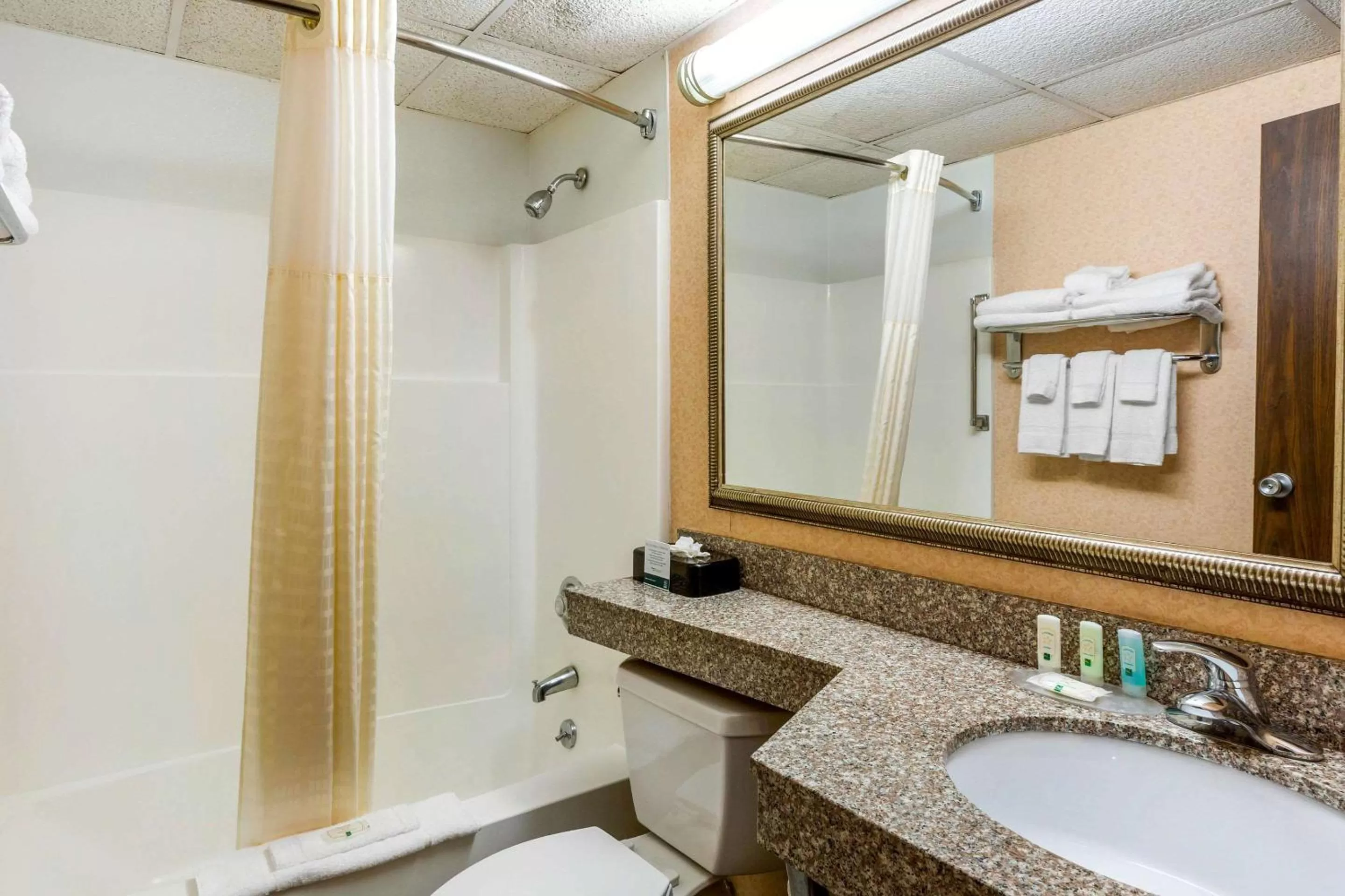 Bathroom in Quality Inn Old Saybrook - Westbrook
