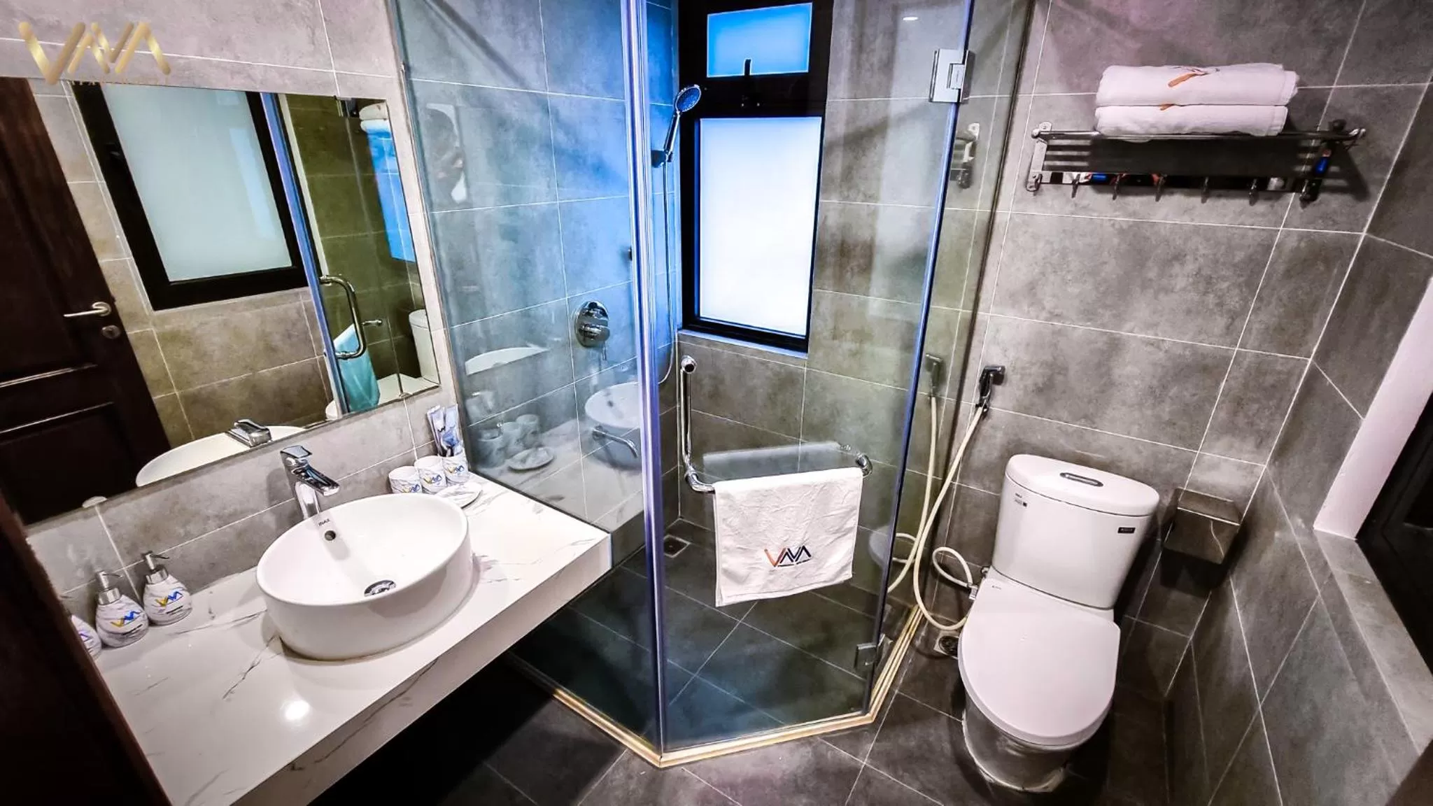Toilet in VNAHOMES APARTHOTEL