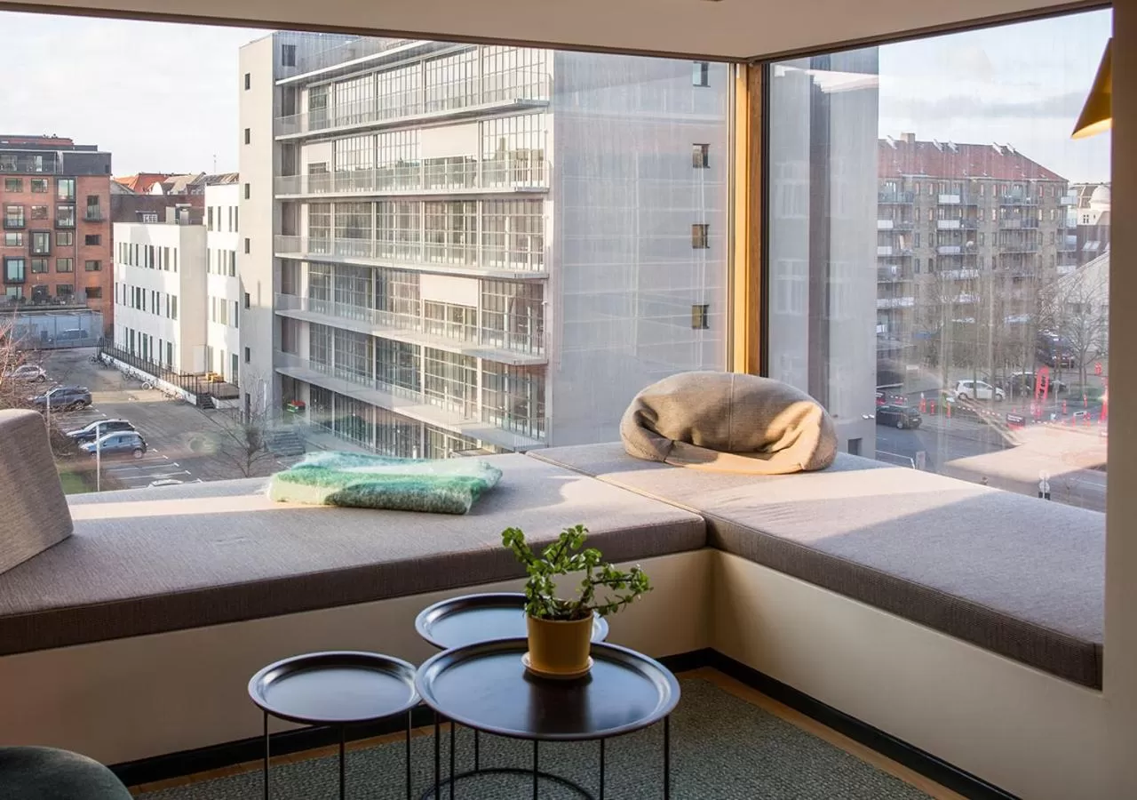 Quiet street view, Bed in Charlottehaven