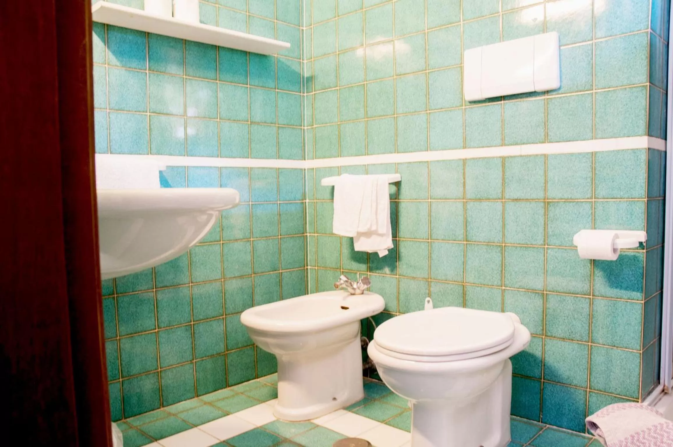 Shower in Hotel Annabelle