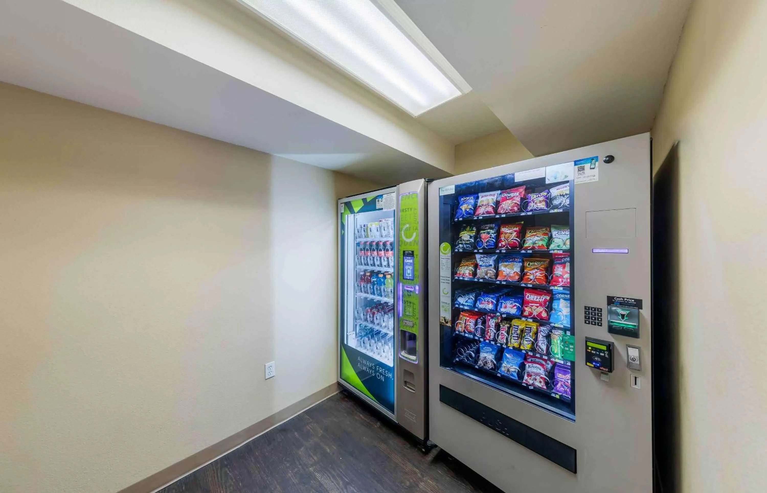 Property building in Extended Stay America Suites - Los Angeles - Glendale