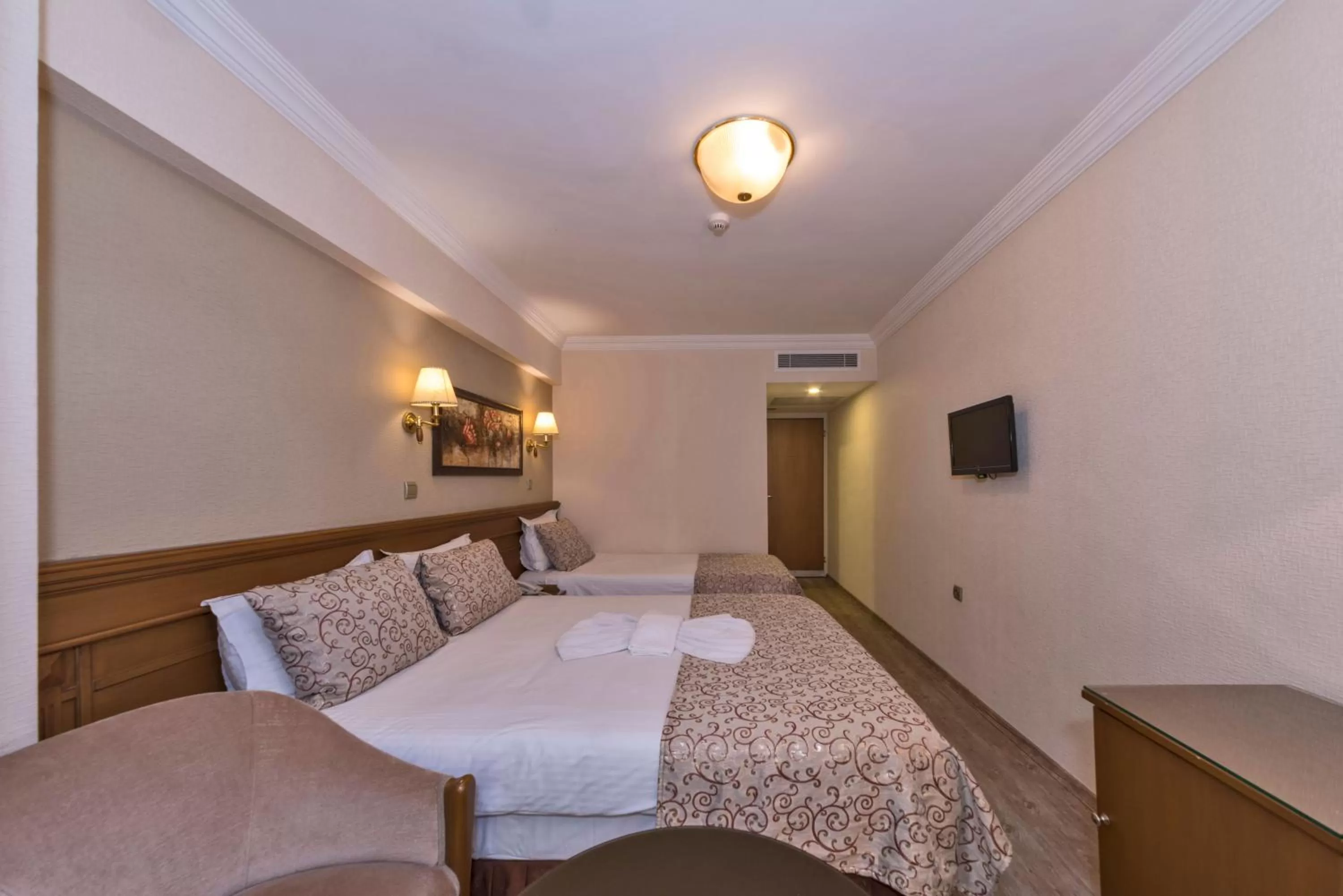 Bed in Laleli Gonen Hotel