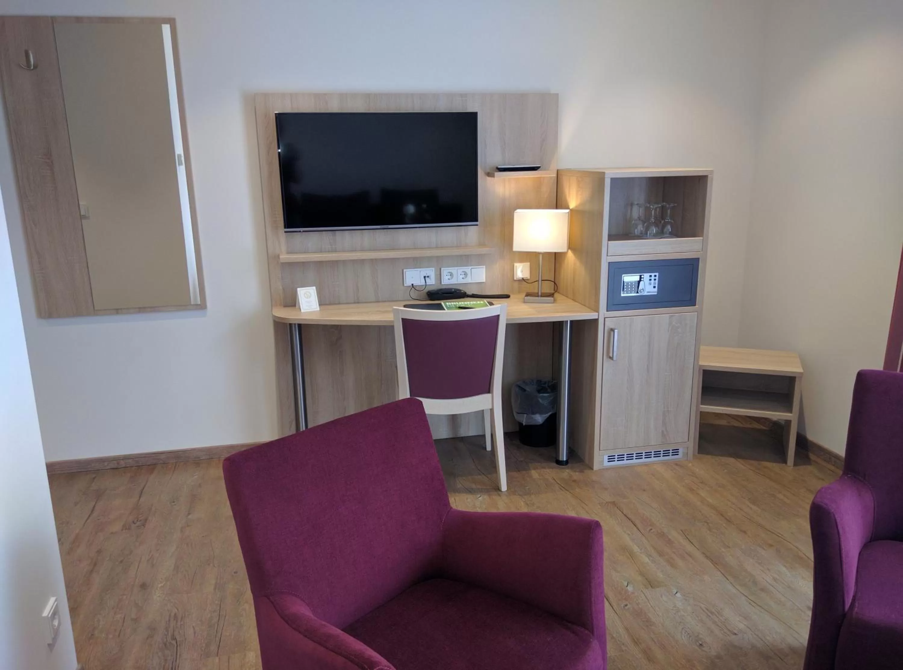 TV and multimedia in Hotel Zur-Borke