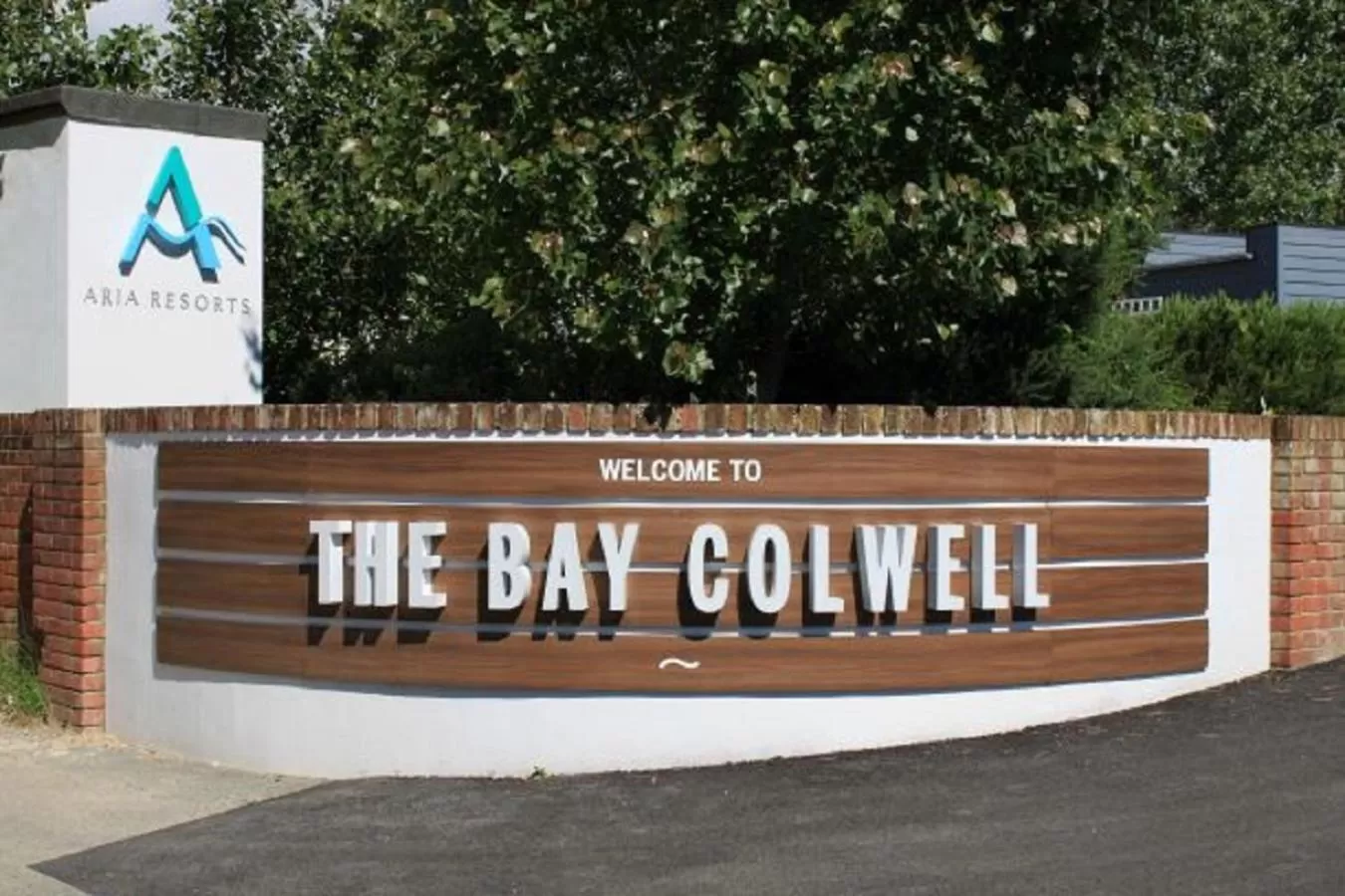 Facade/entrance in The Bay Colwell