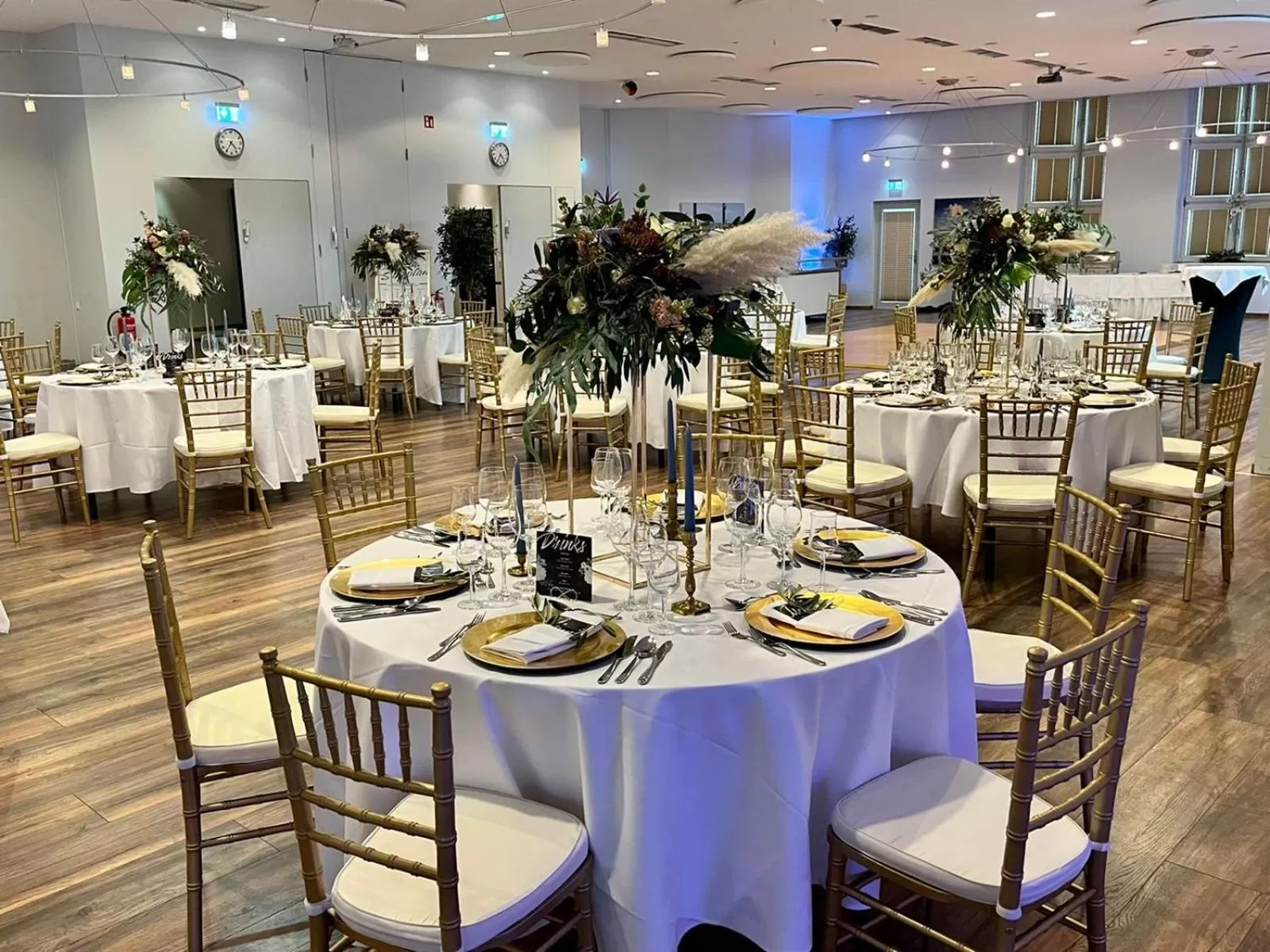 Restaurant/places to eat in ambassador hotel & spa