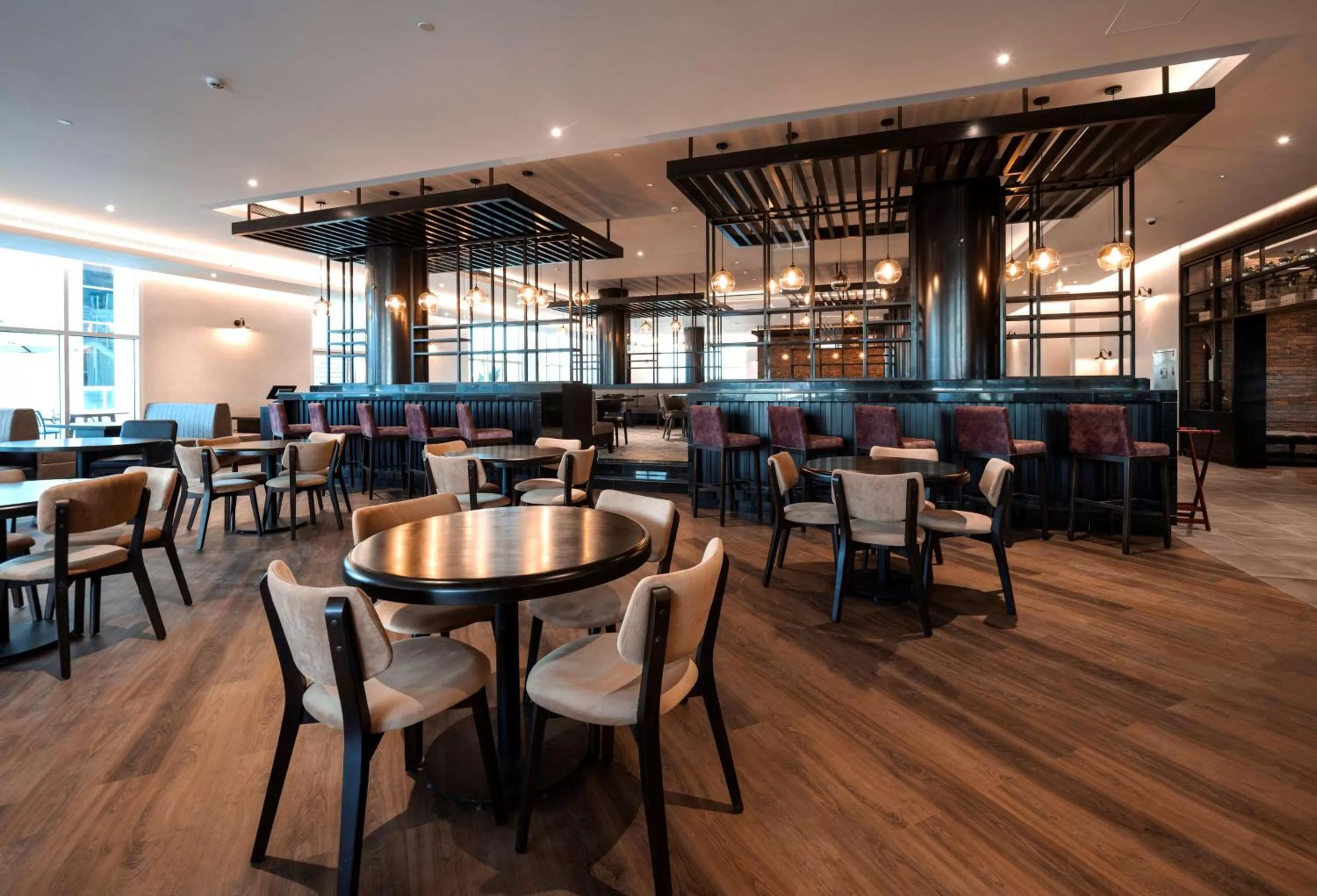 Lounge or bar in Radisson Resort Ras Al Khaimah Marjan Island