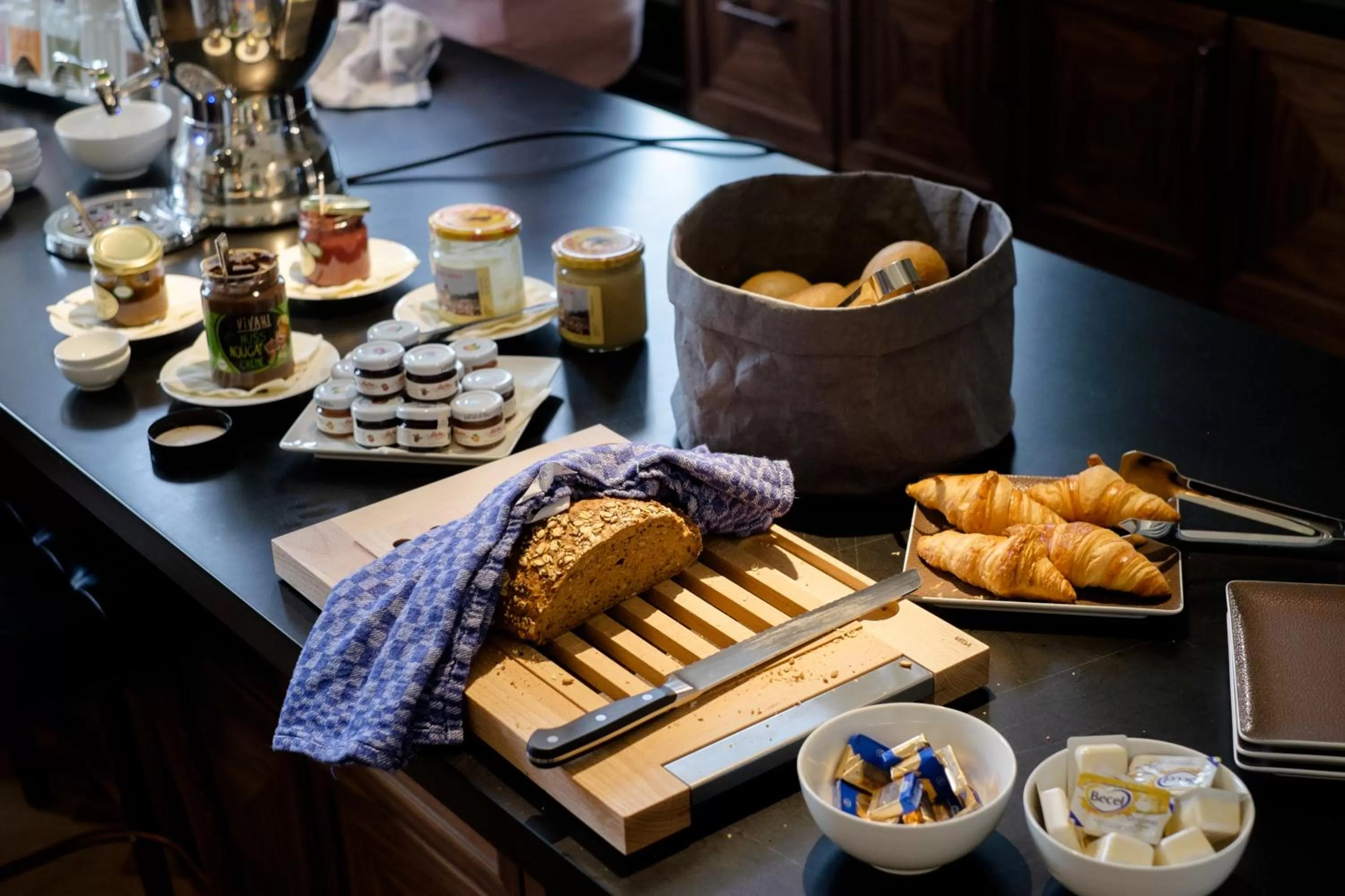 Restaurant/places to eat in hôtel villa raab