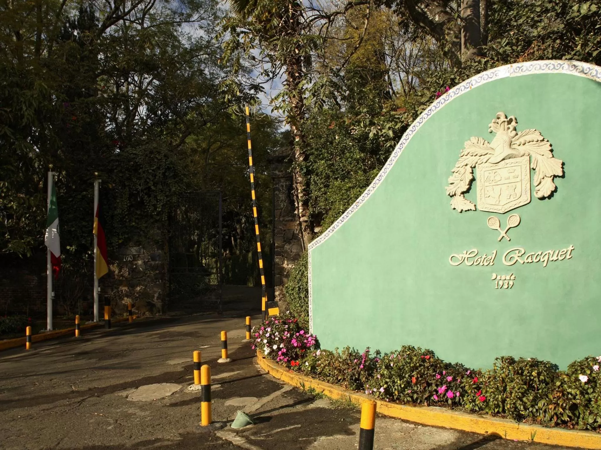 Nearby landmark in Hotel Racquet Cuernavaca