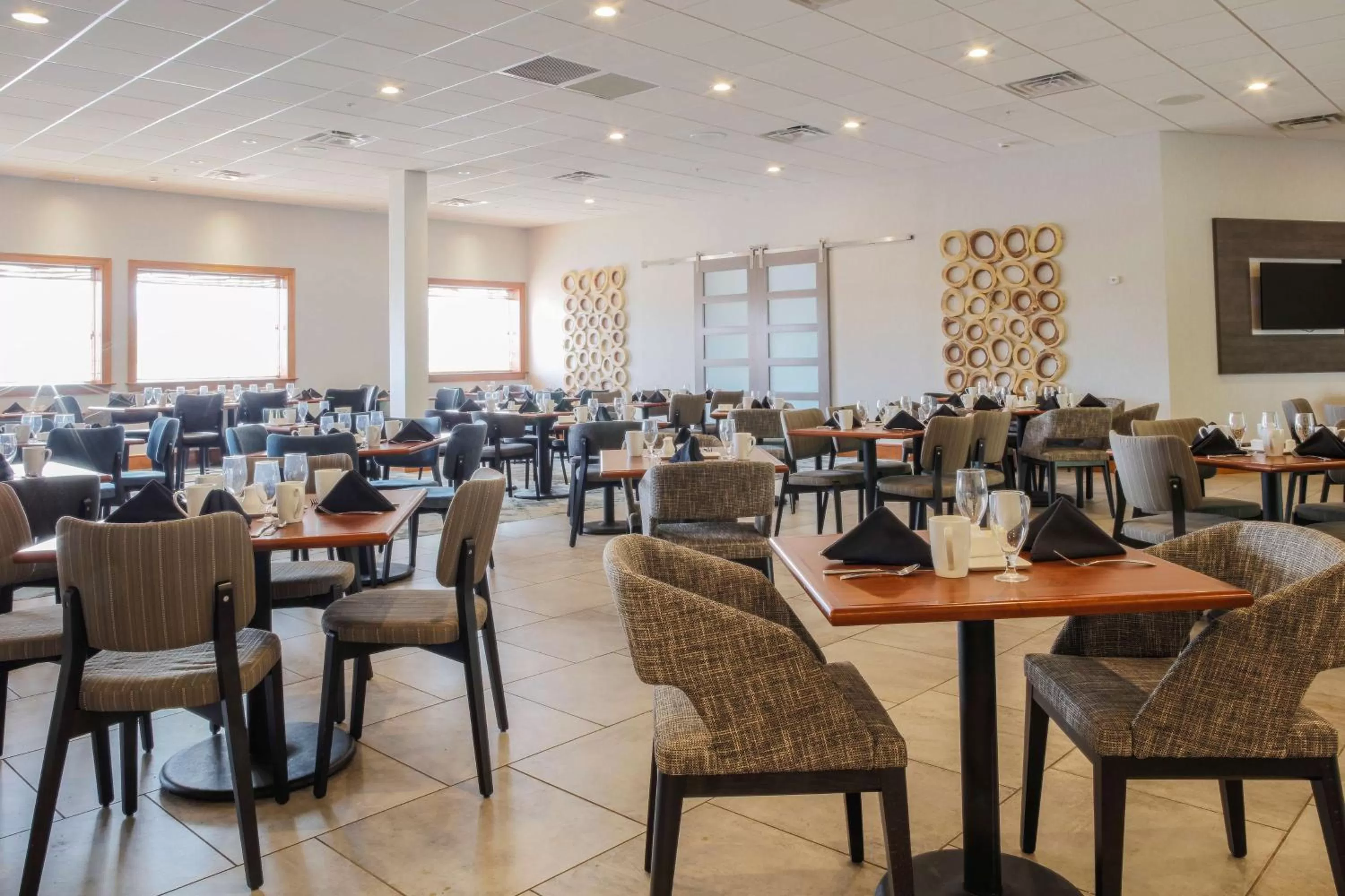 Restaurant/places to eat in DoubleTree by Hilton Rochester