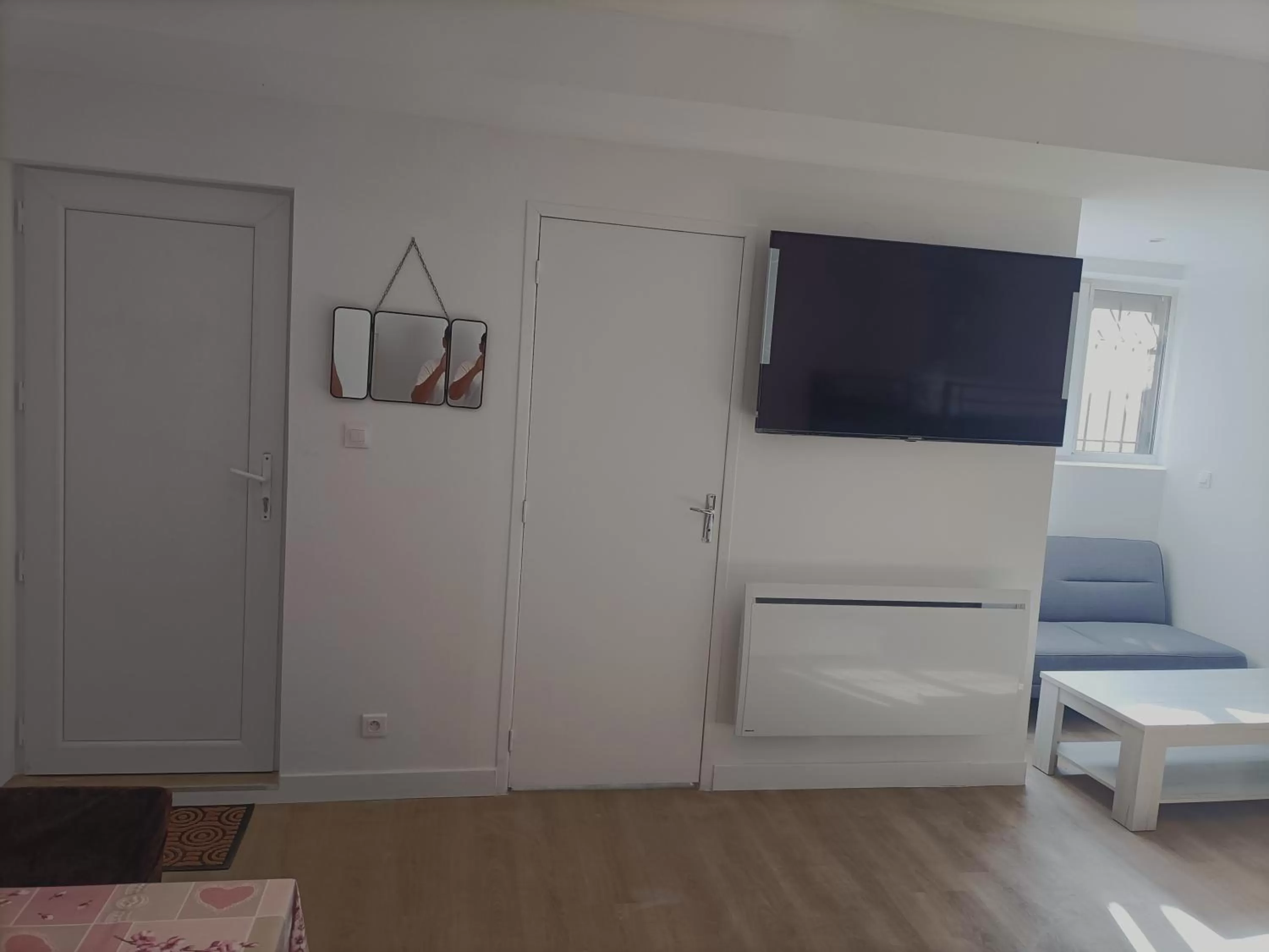 TV/Entertainment Center in 7 minutes de l'aéroport CDG 5