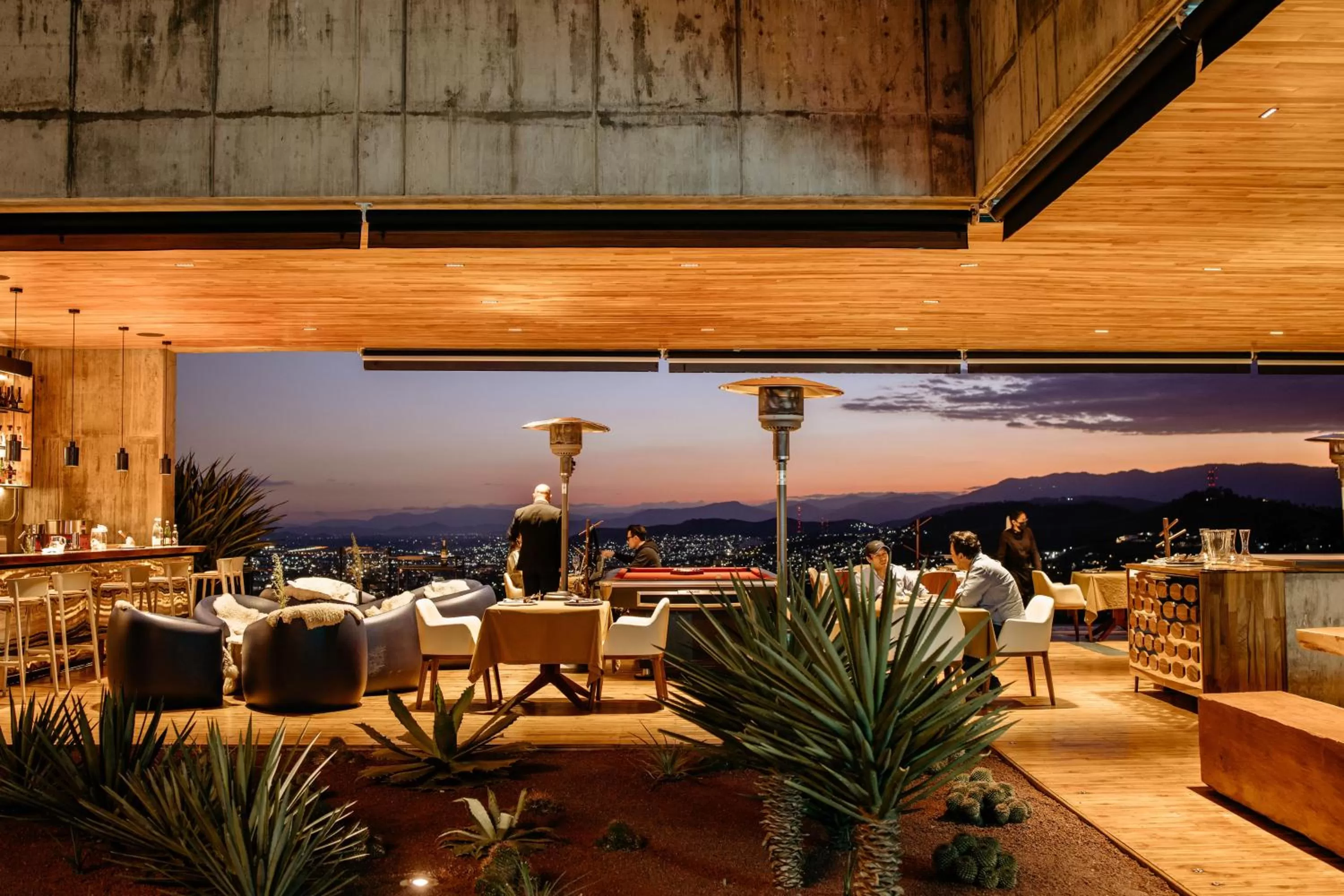 Restaurant/places to eat in Flavia Hotel