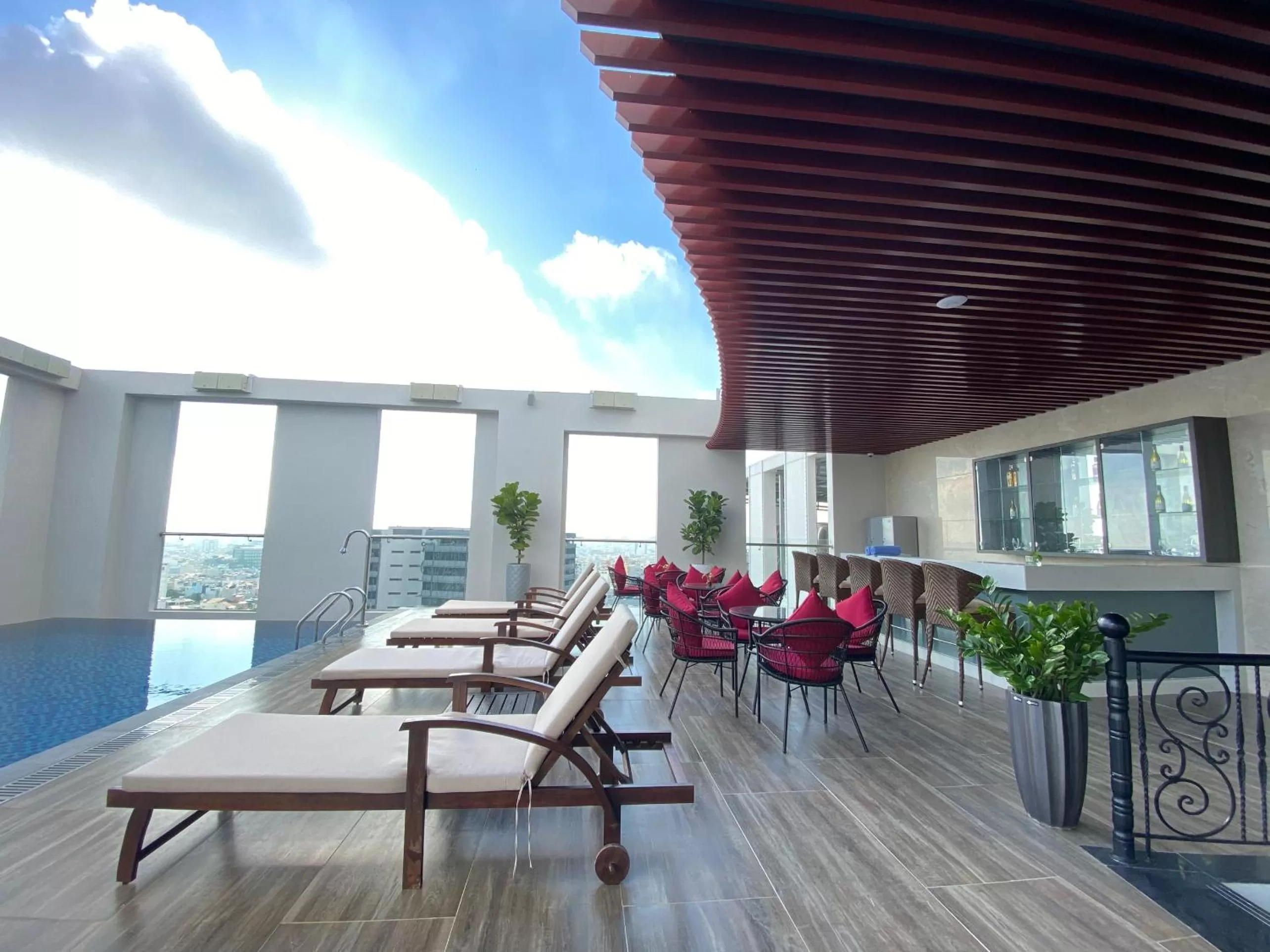 Swimming pool in Muong Thanh Luxury Saigon Hotel