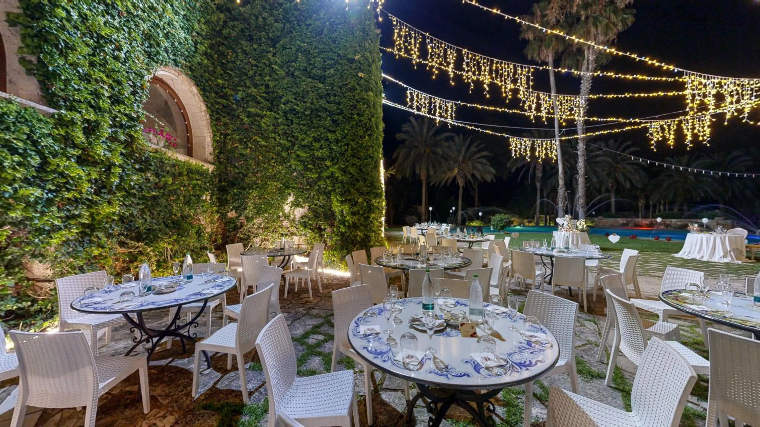 Swimming pool in Relais Reggia Domizia