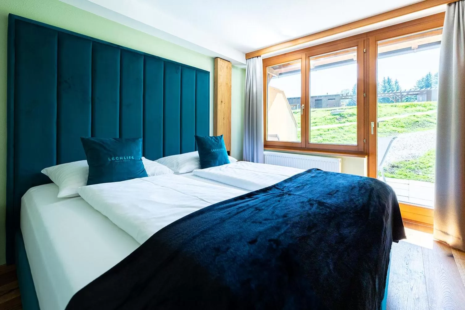 Bedroom, Bed in Wellness Aparthotel "Lechlife" incl Pool - 400m zum LIFT