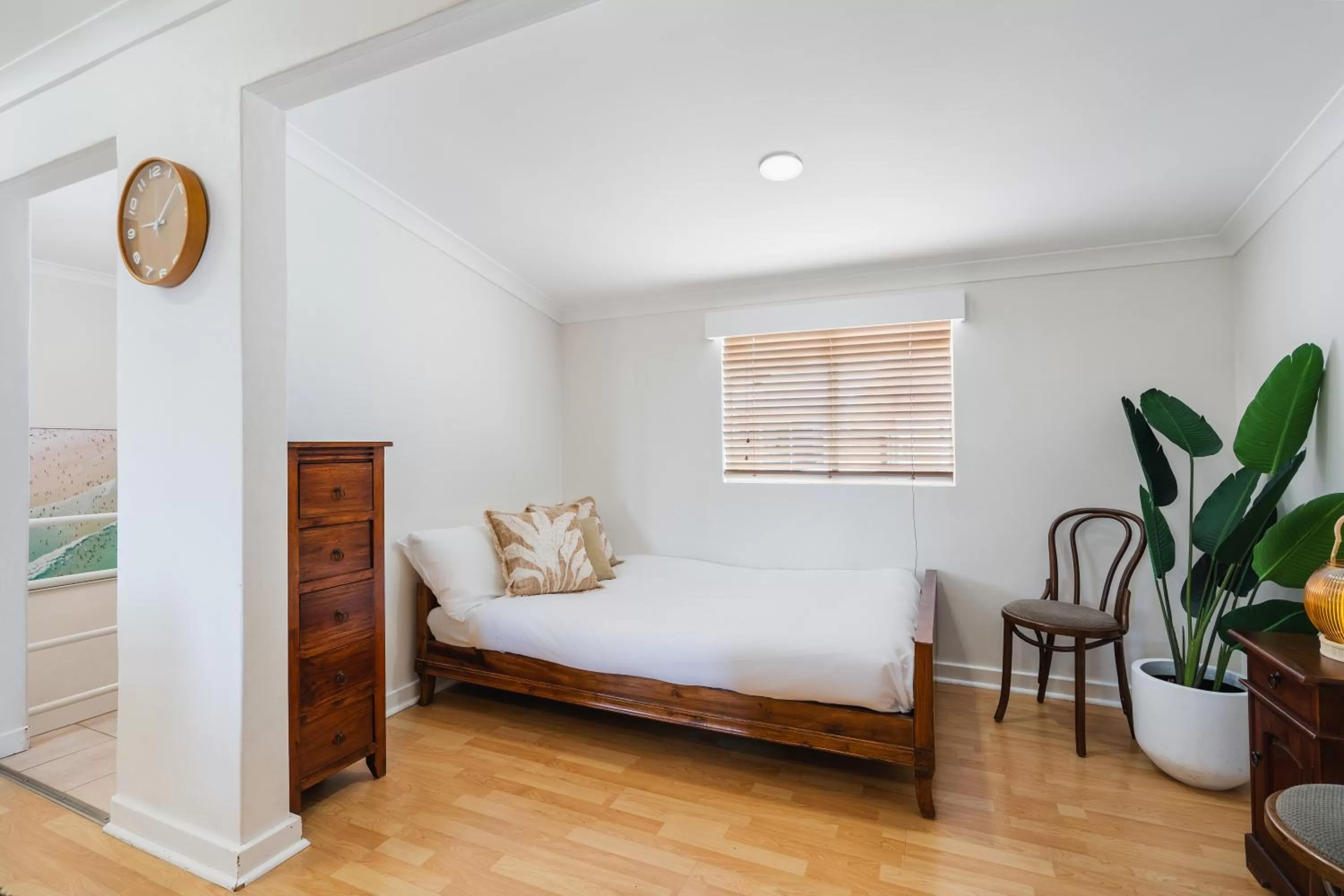 Bed in Bay Village Dunsborough