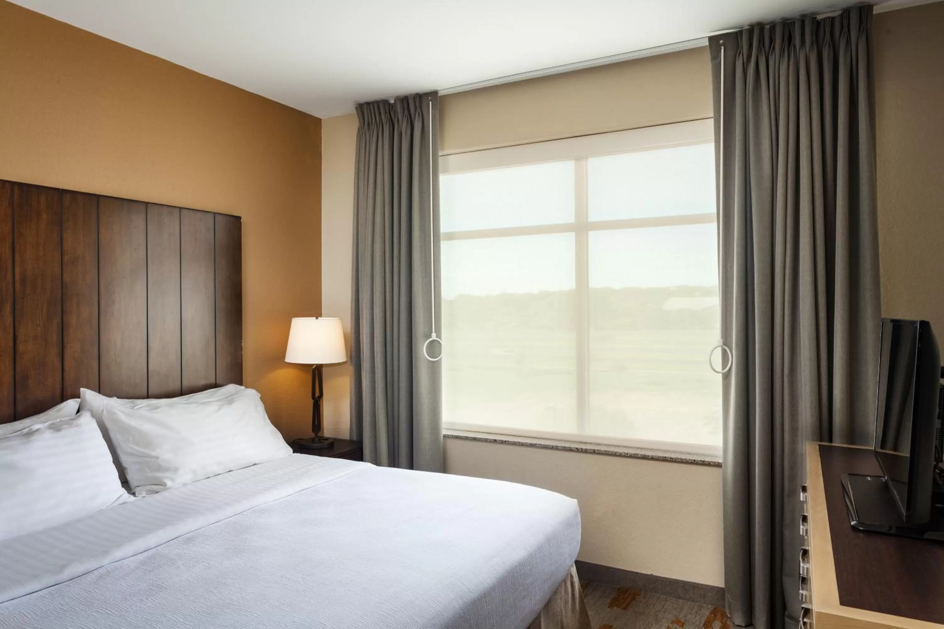 Photo of the whole room, Bed in Holiday Inn San Antonio Northwest- SeaWorld Area by IHG