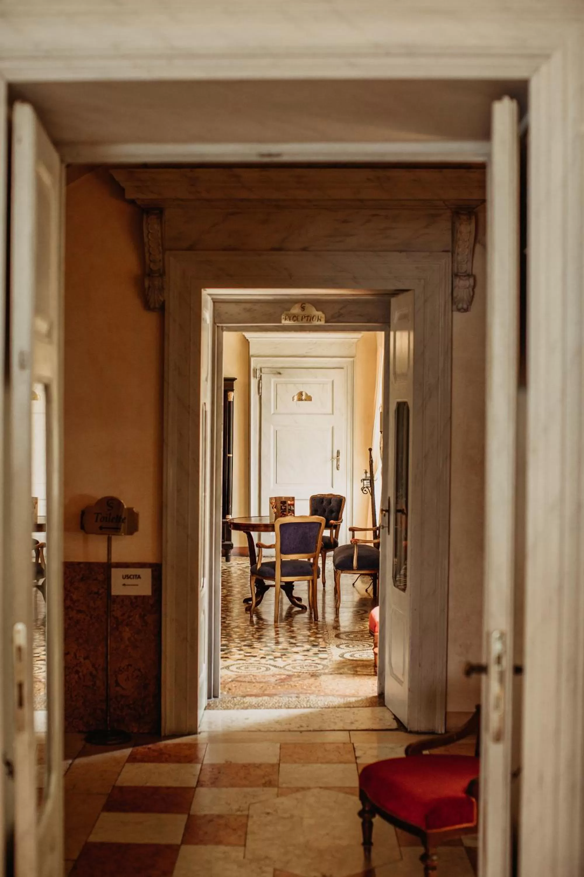 Seating Area in Classique