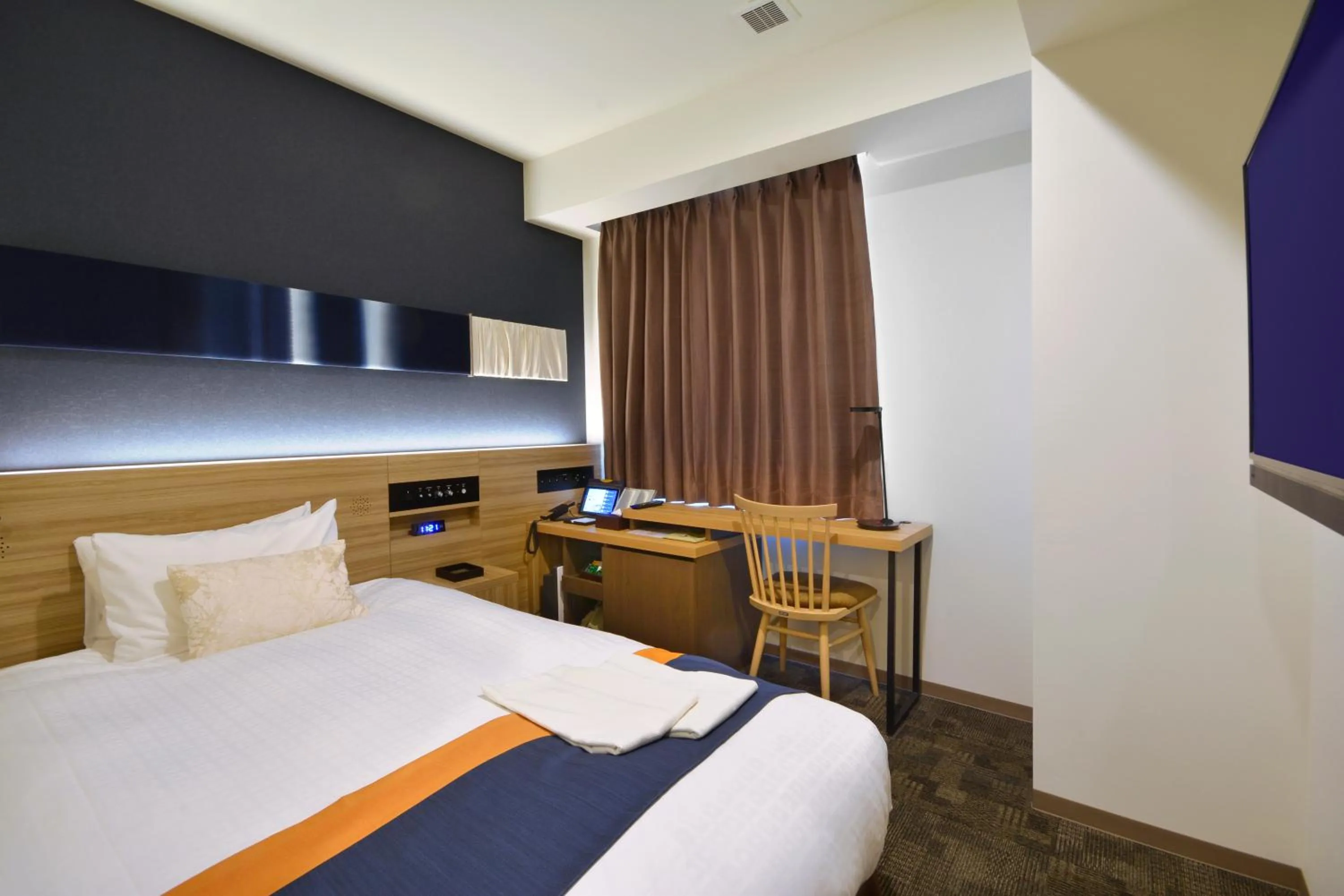 Photo of the whole room, Bed in Rembrandt Style Tokyo Nishikasai Grande