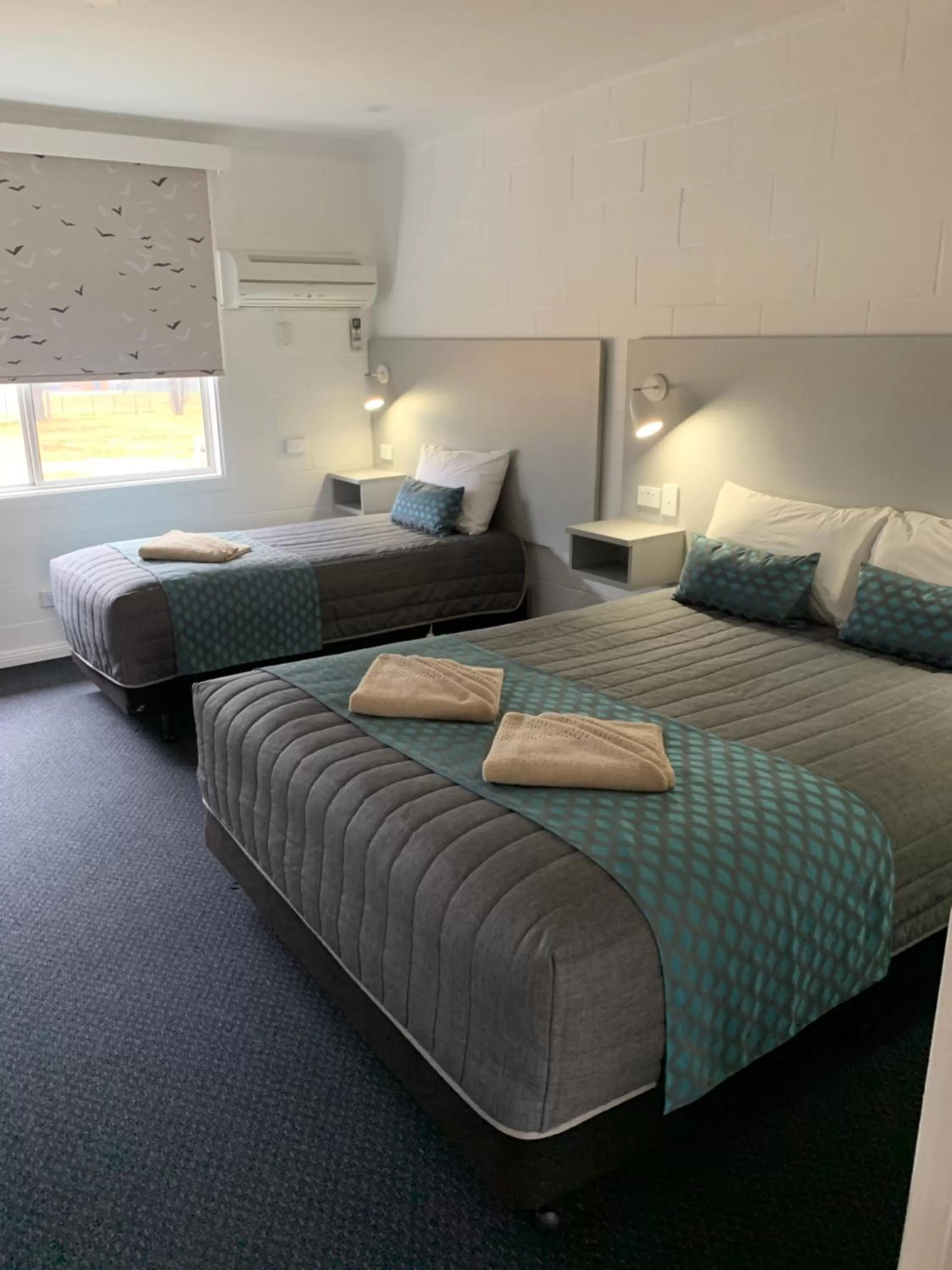 Bed in Glen Innes Motel