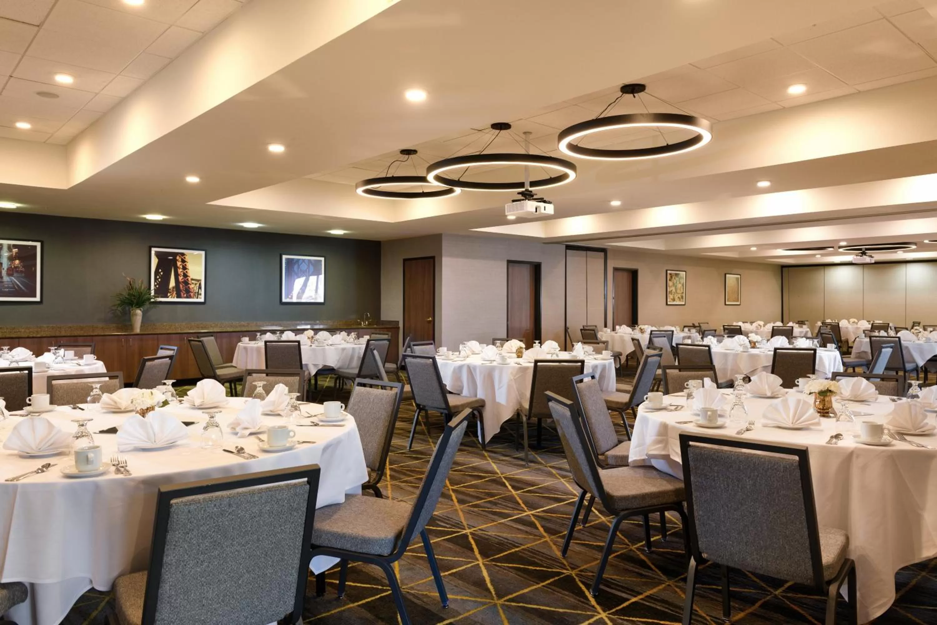 Meeting/conference room in Holiday Inn Oakland Airport by IHG