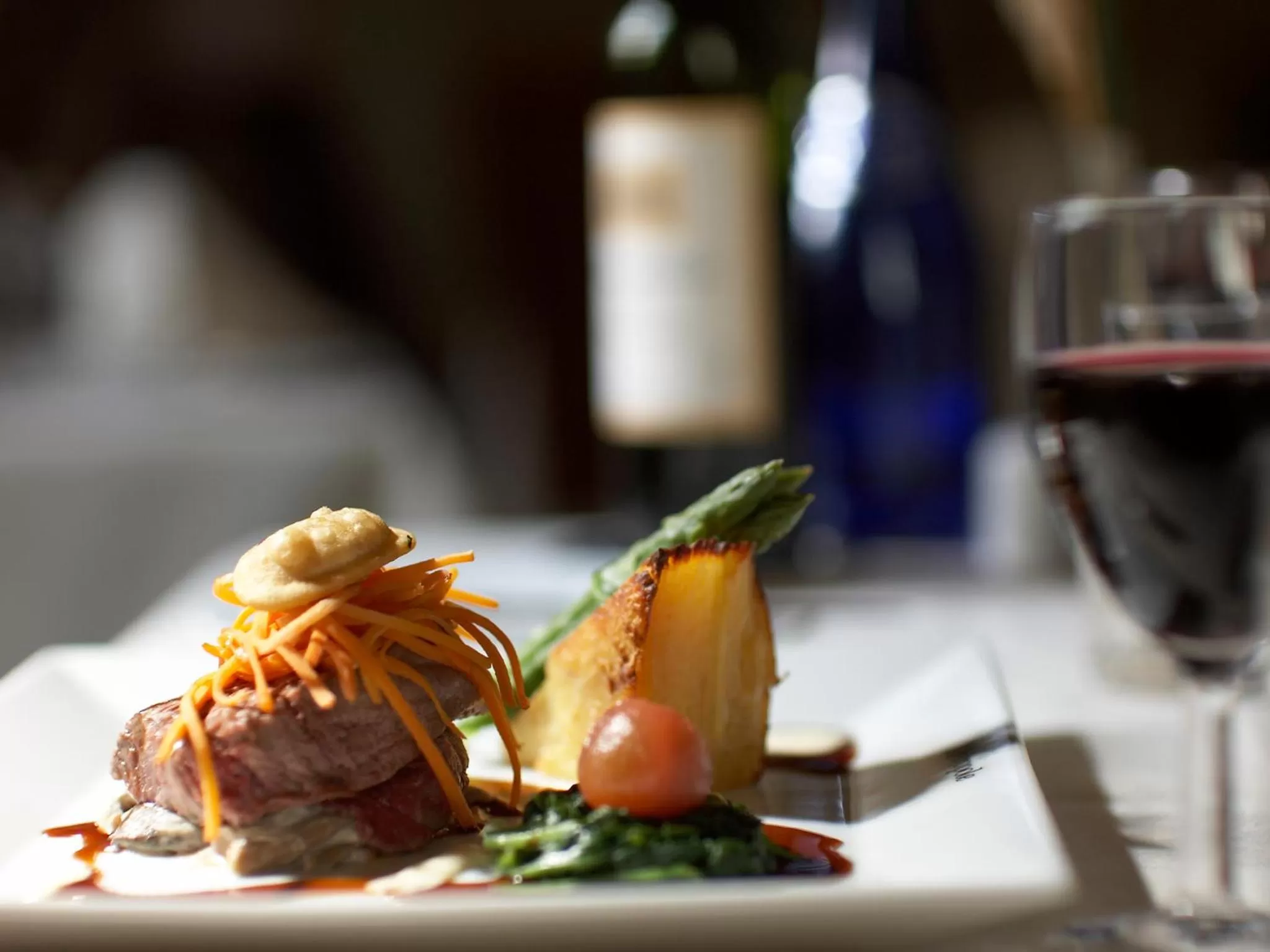 Food and drinks in Metropole Hotel and Spa