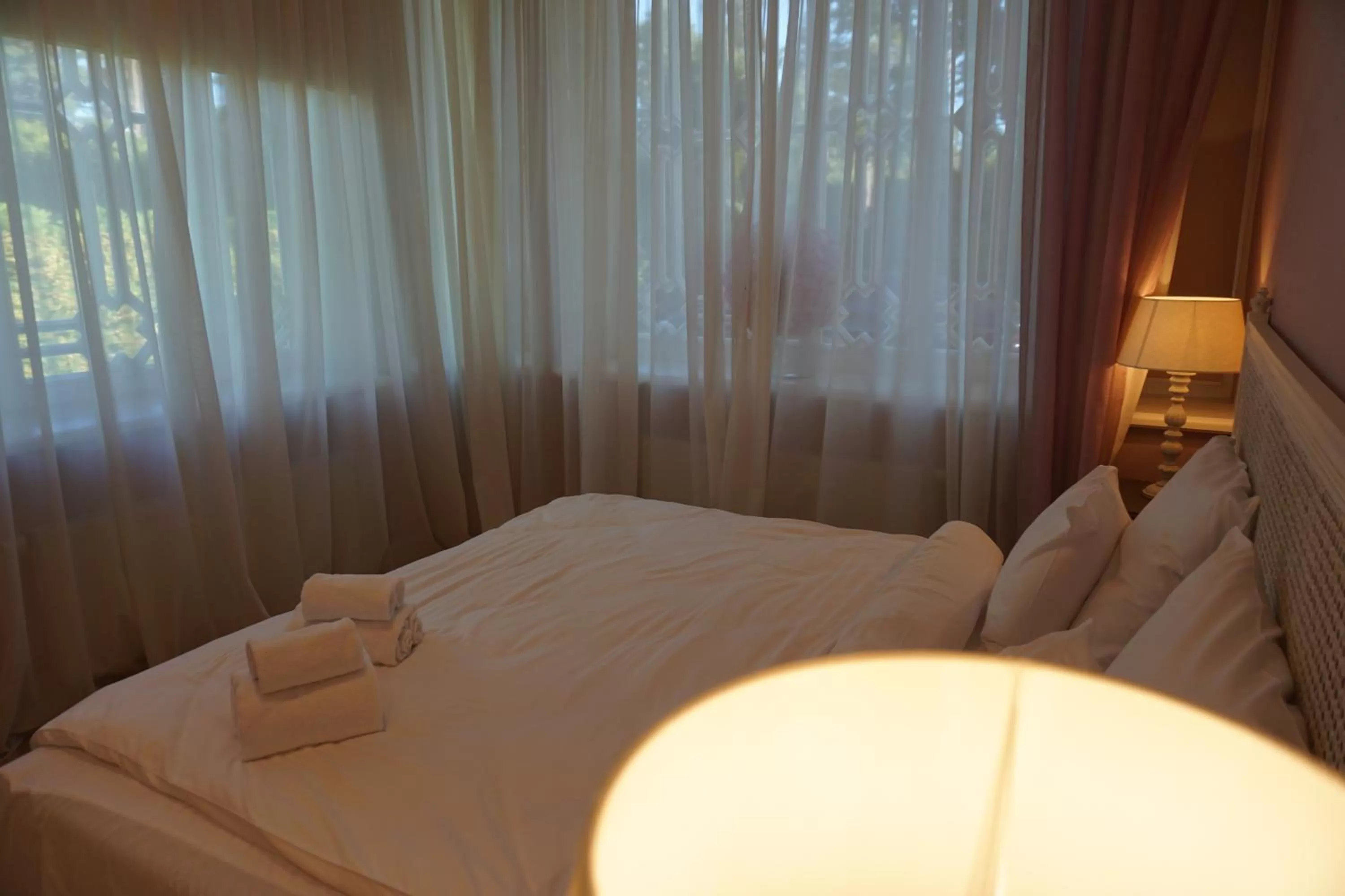 Bedroom, Bed in Wooden Villa APARTMENTS