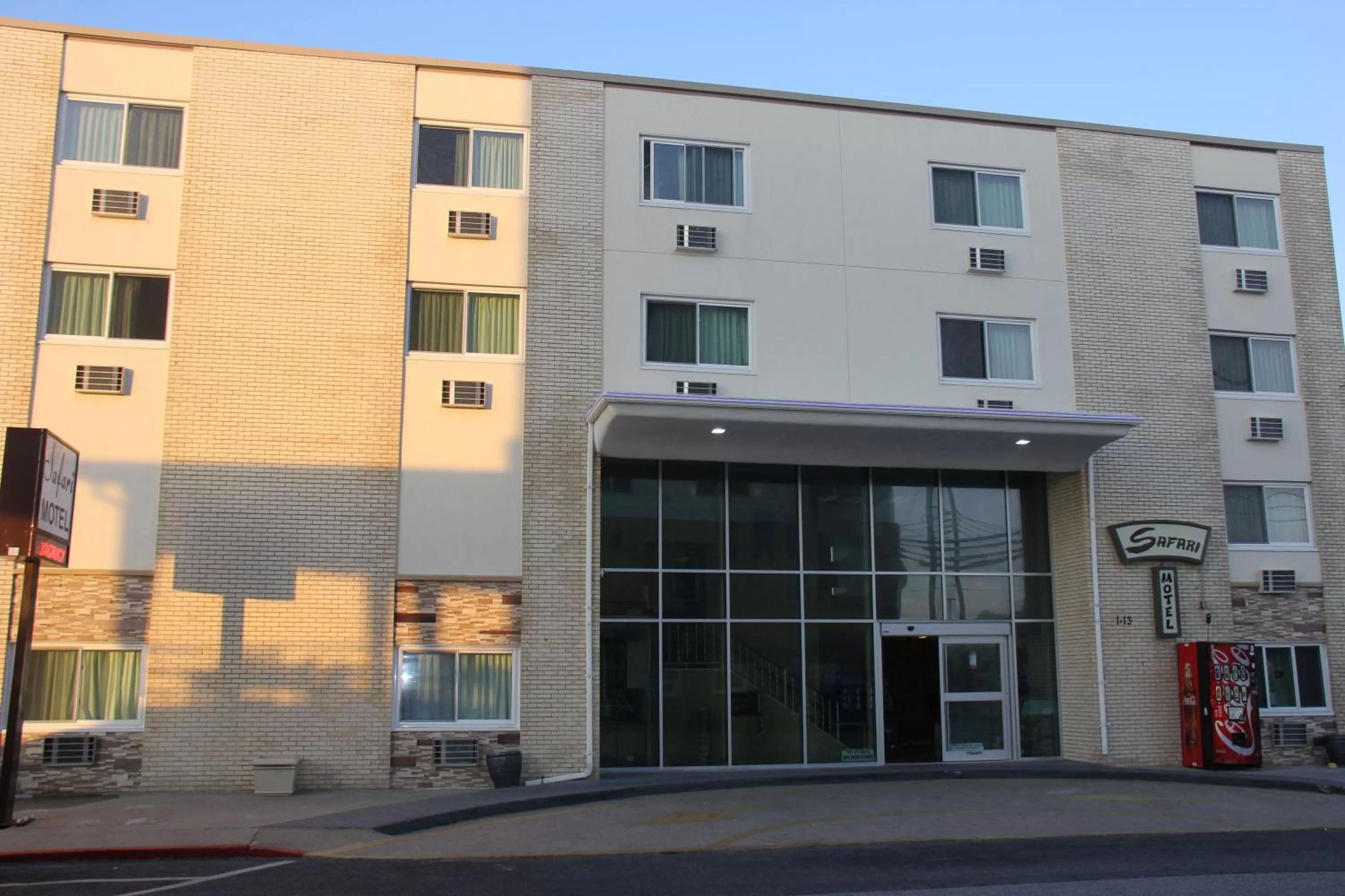 Facade/entrance in Safari Hotel Boardwalk