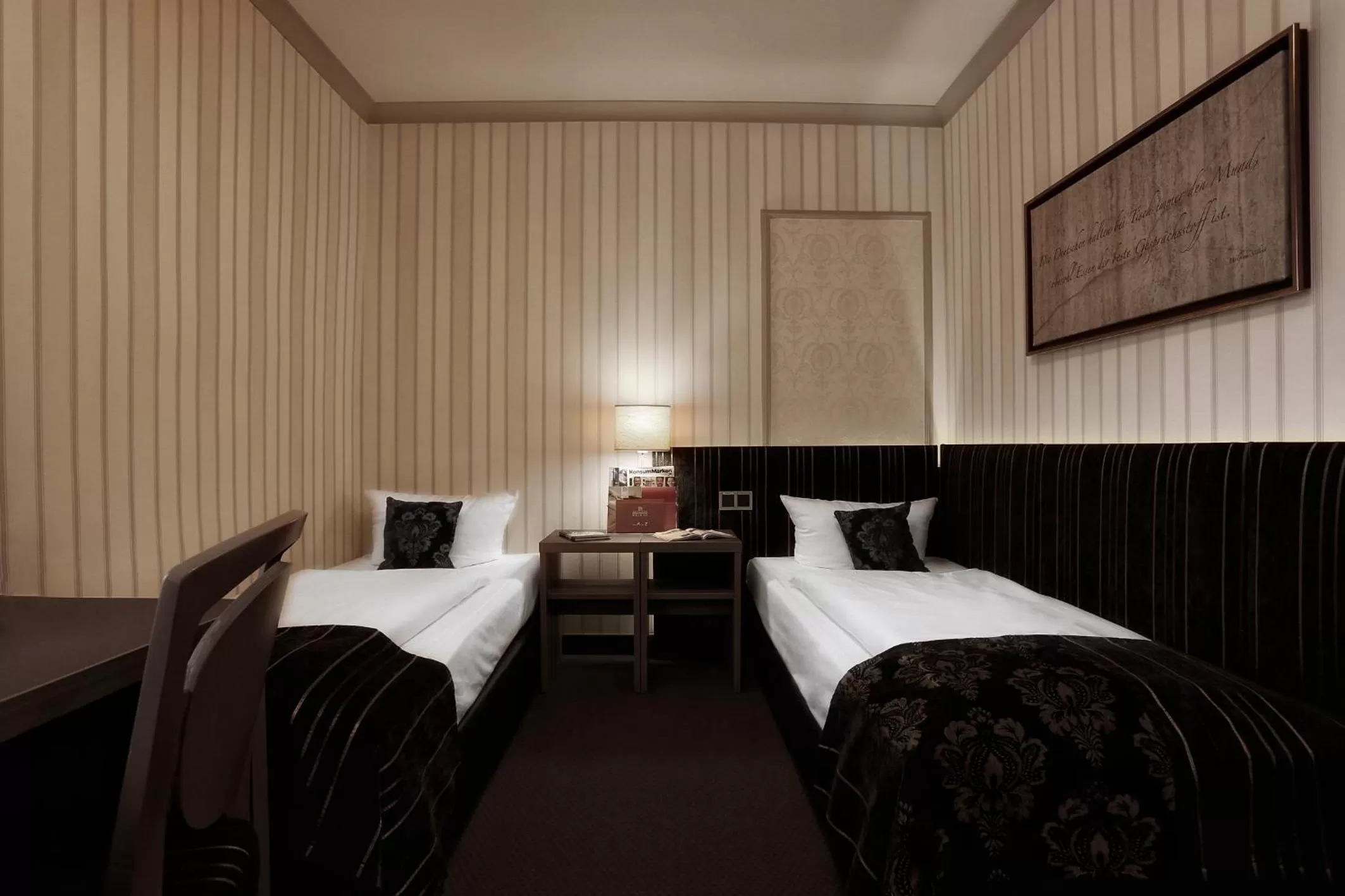 Photo of the whole room, Bed in Konsumhotel Dorotheenhof Weimar