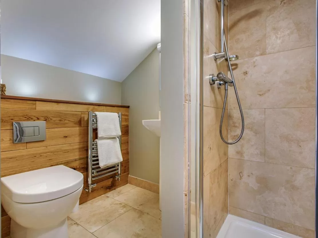 Bathroom in The Ingham Swan