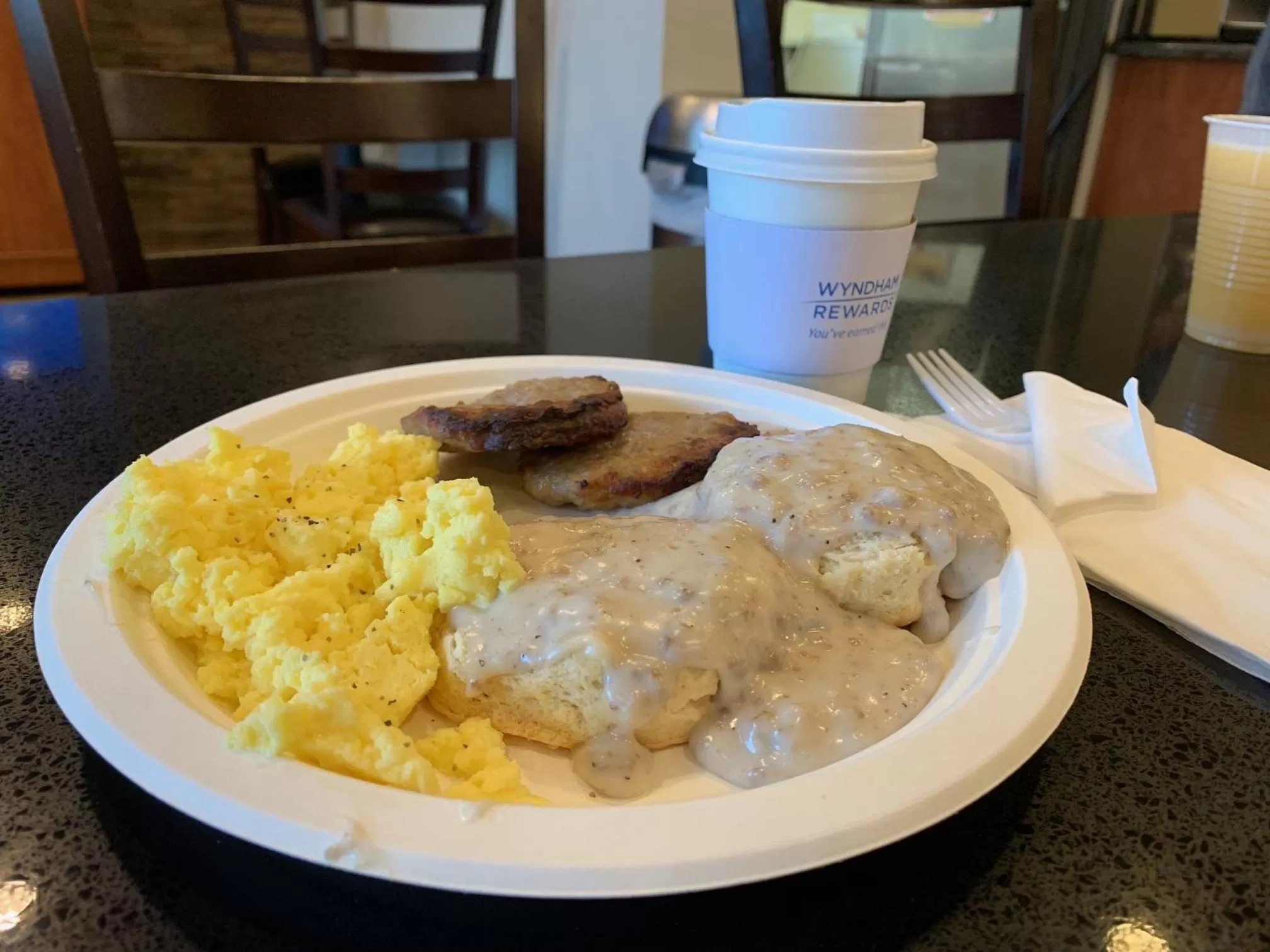 Food and drinks in Ramada by Wyndham Portland