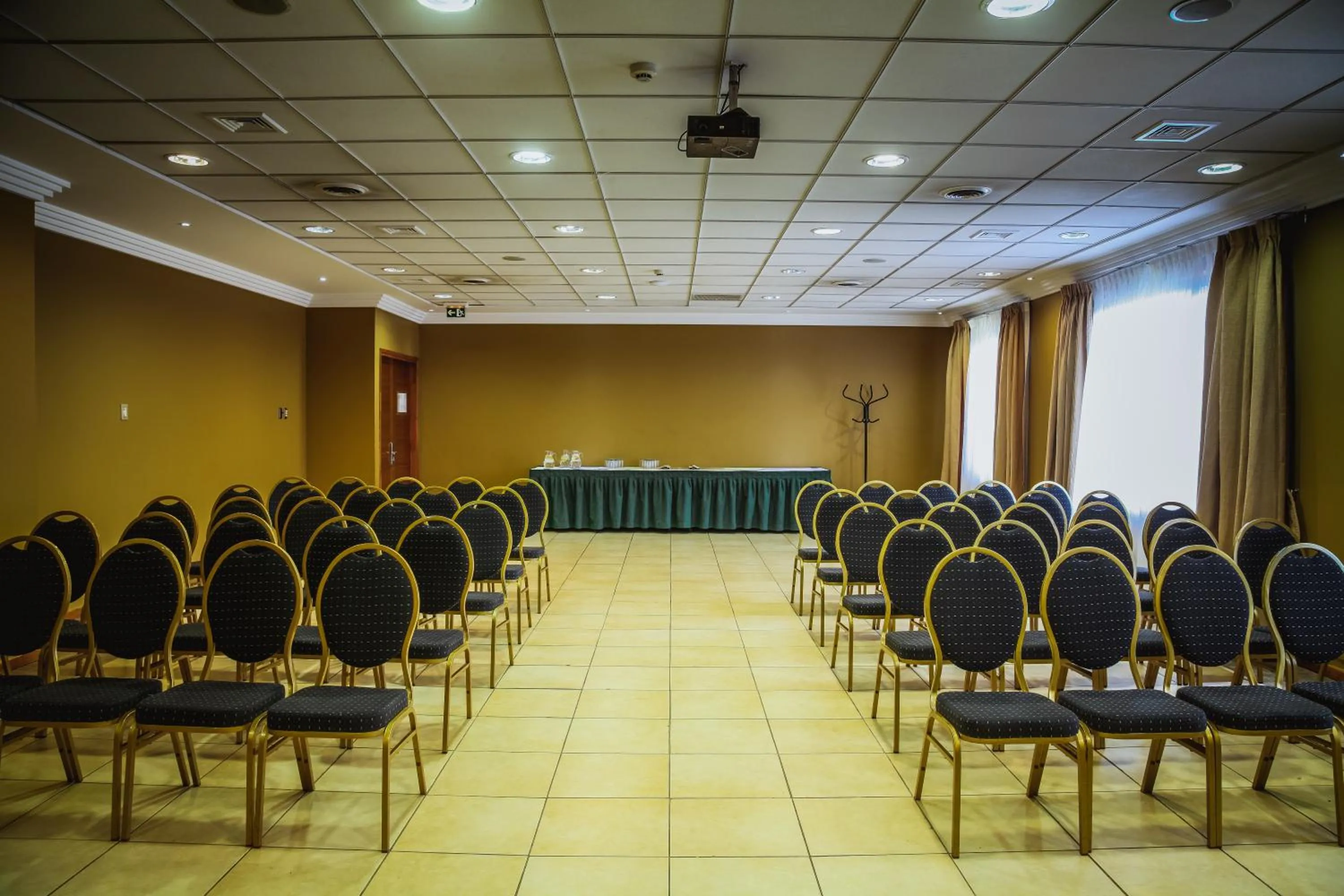 Business facilities in Hotel Diego de Almagro Punta Arenas