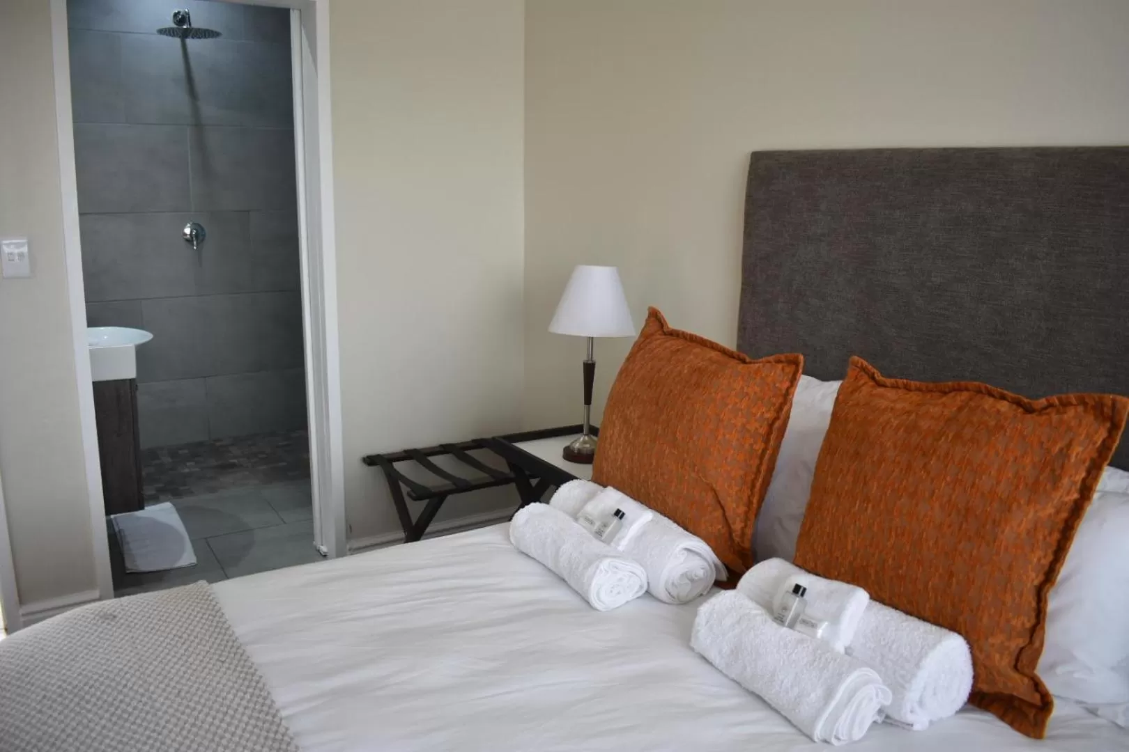 Bathroom, Bed in Soeteweide North B&B and Spa