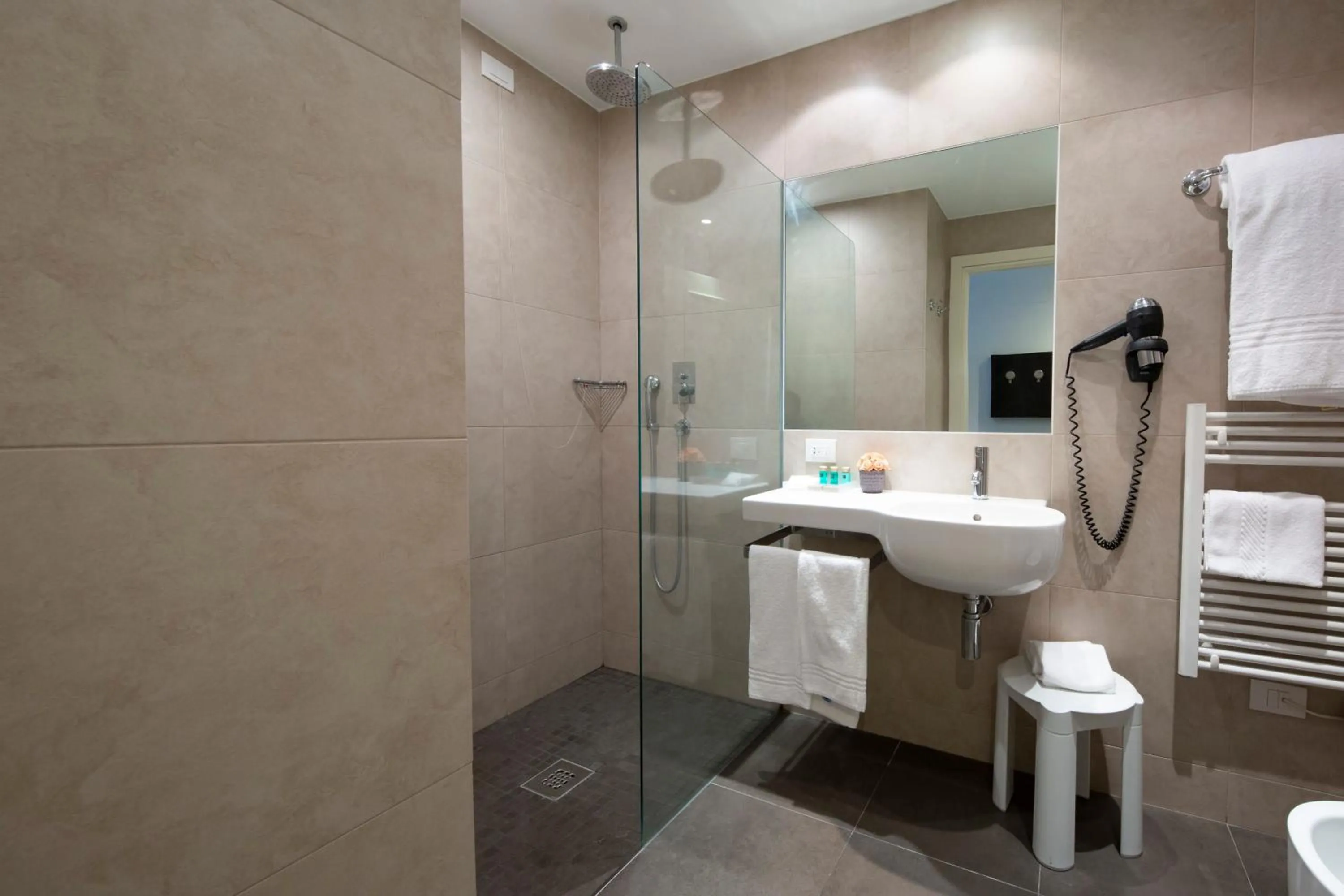 Shower in Hotel Capolago