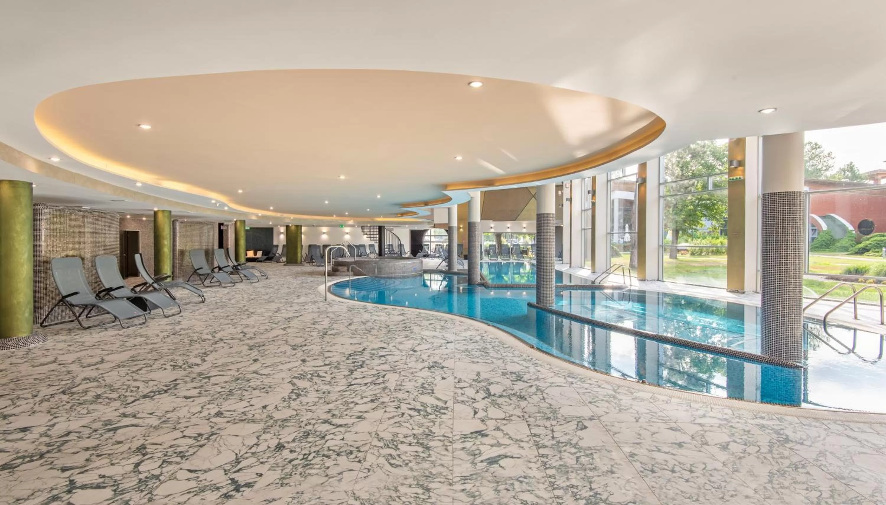 Swimming pool in Hotel Azur Premium