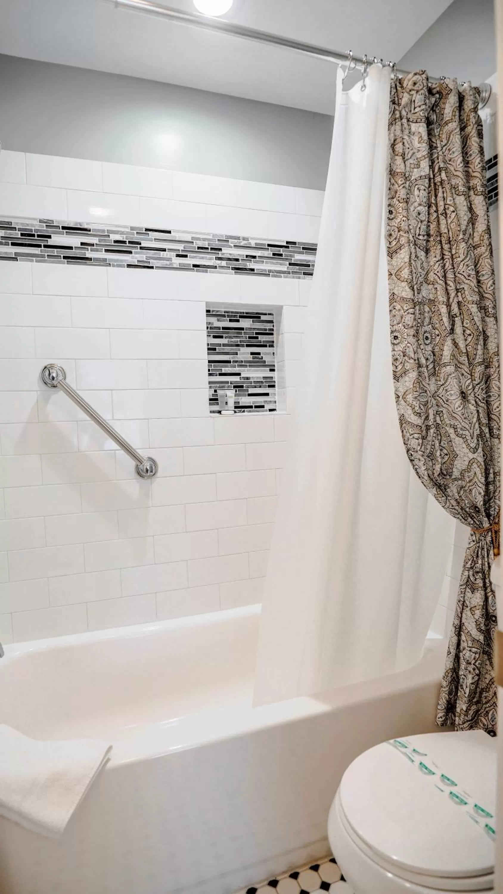 Toilet in Heber Senator Bed and Breakfast