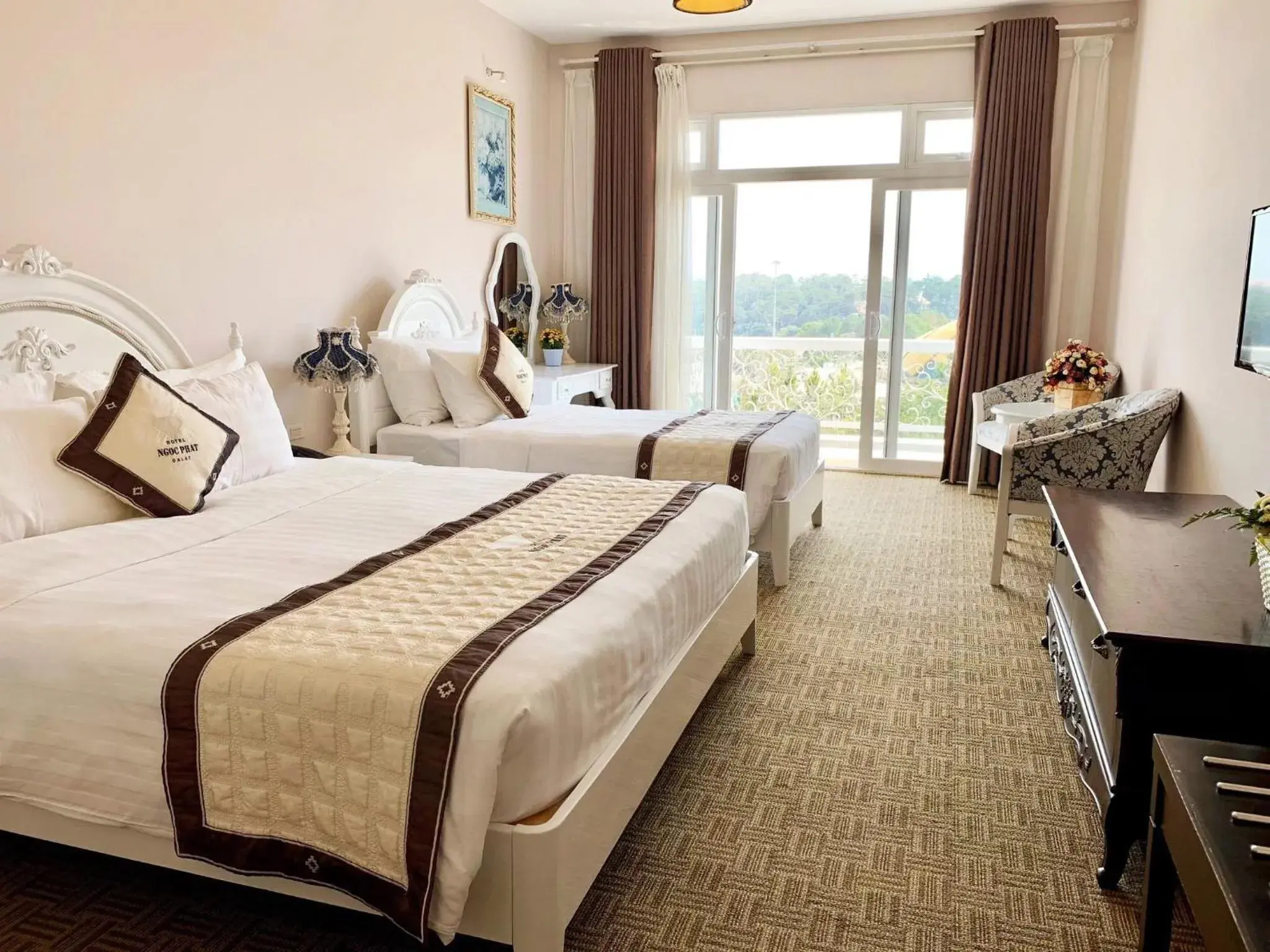 Superior Triple Room in Ngoc Phat Dalat Hotel Superior Triple Room in Ngoc Phat Dalat Hotel