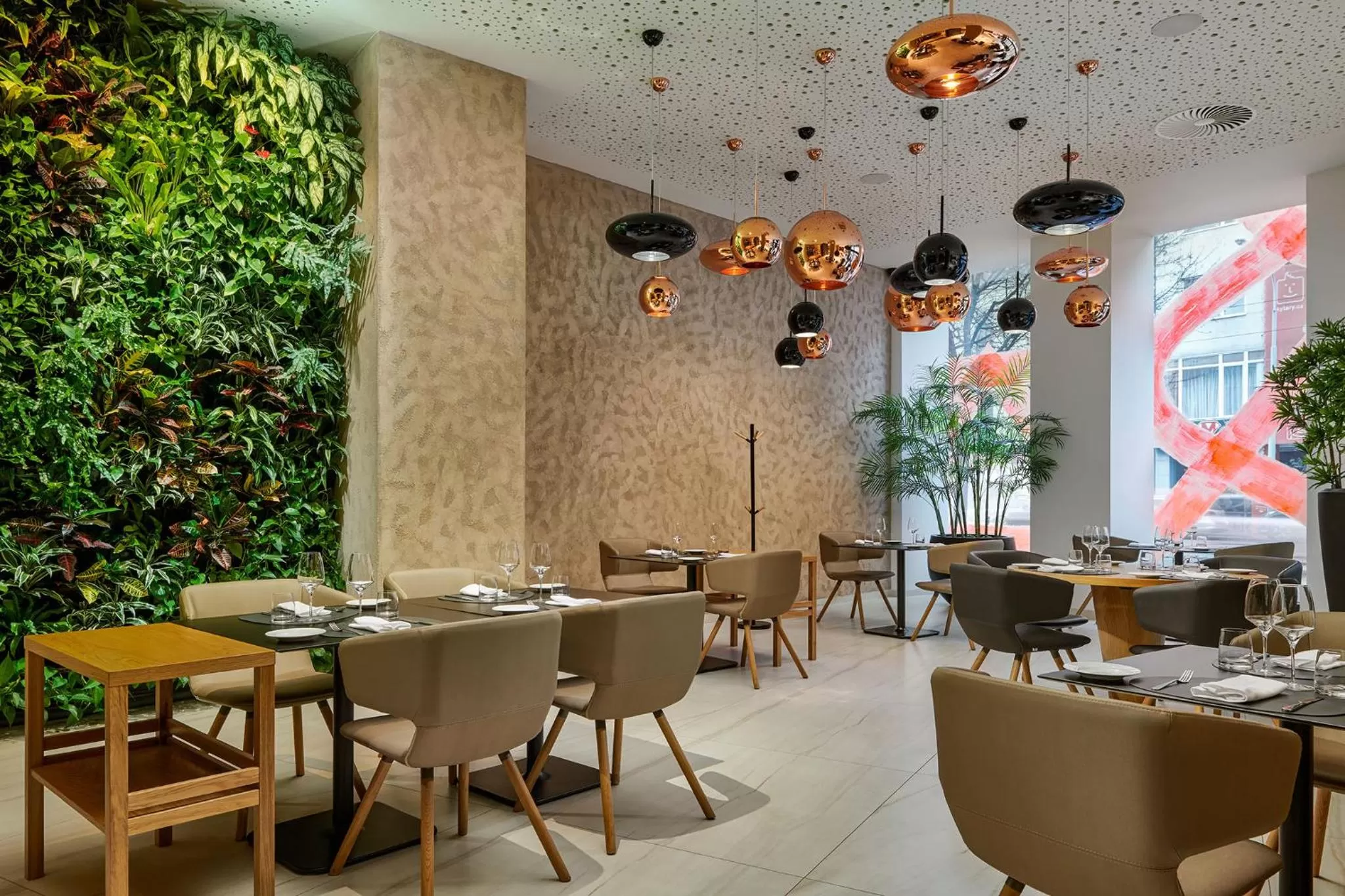 Restaurant/places to eat in Hotel Passage