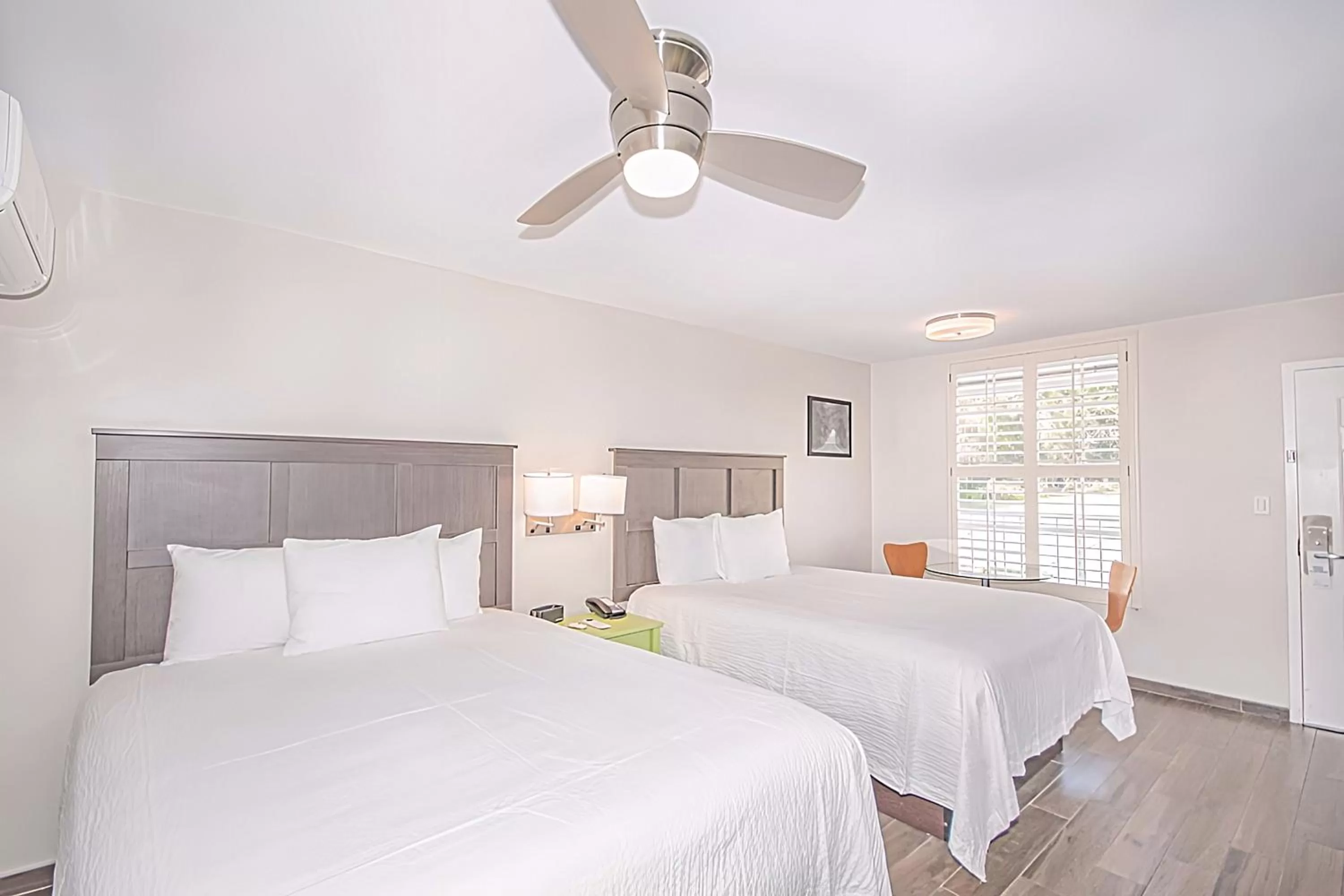 Bed in Seven Hills Suites Tallahassee