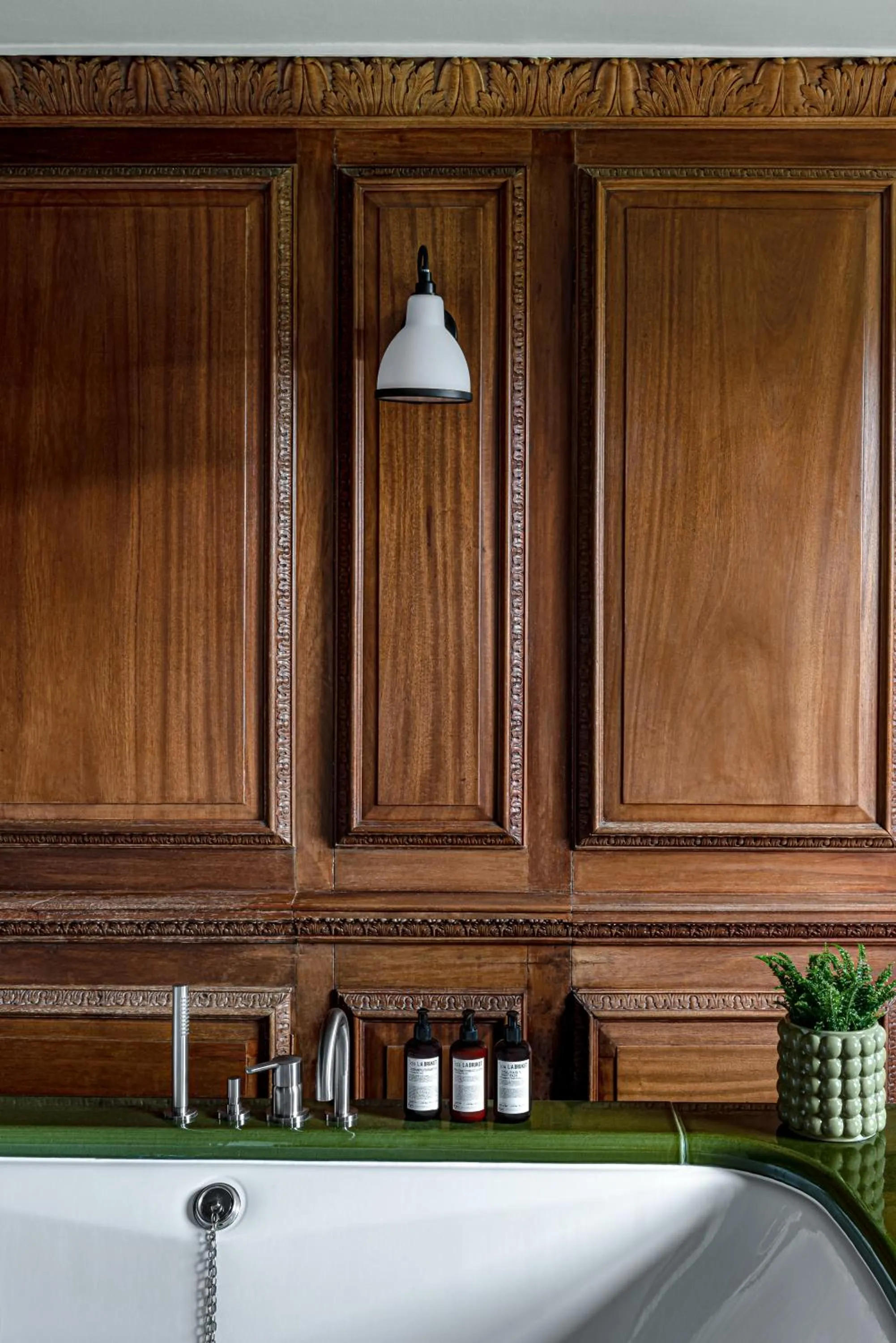 Bath in Cowley Manor Experimental