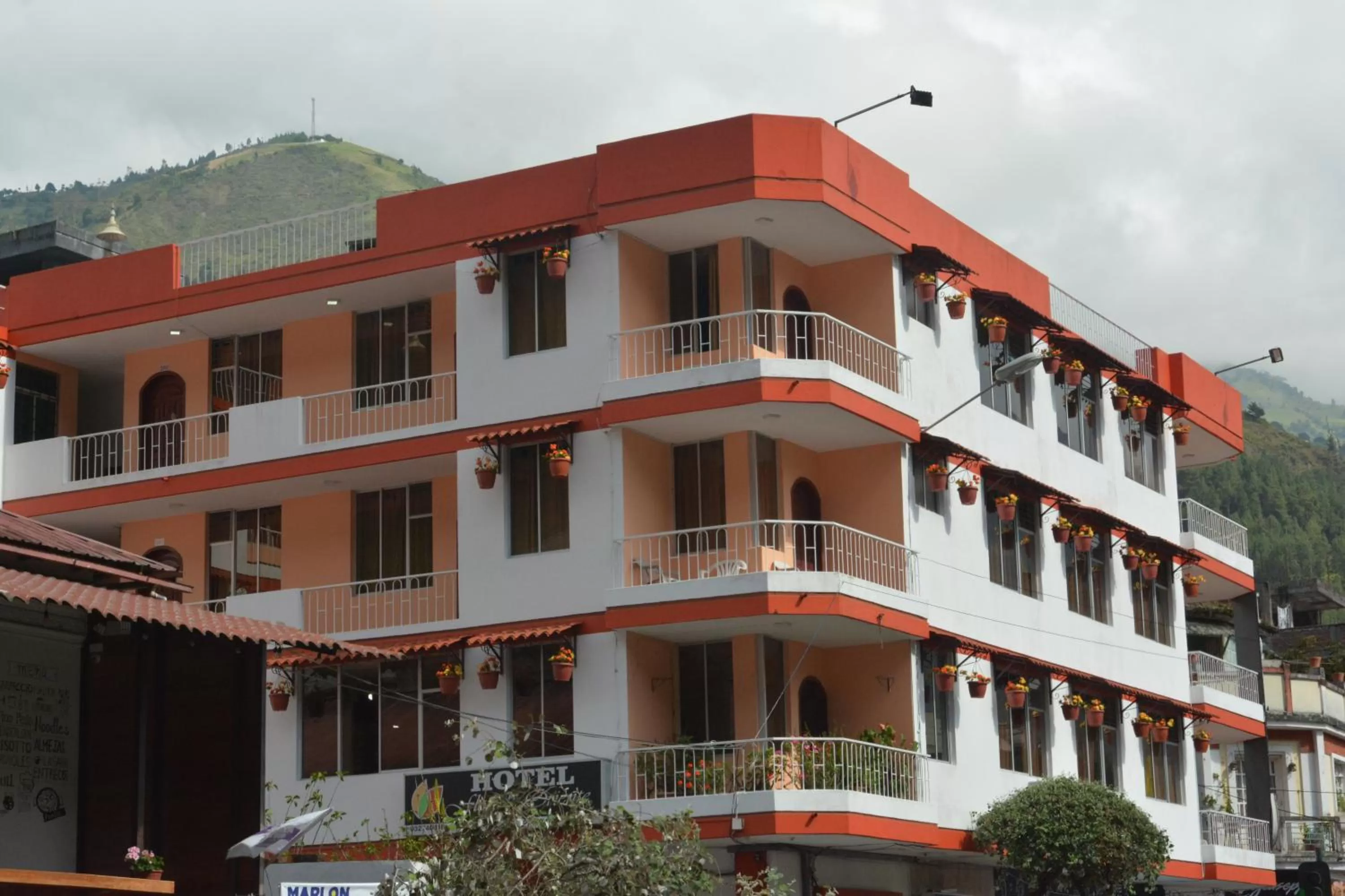 Property Building in Hotel Flor de Oriente