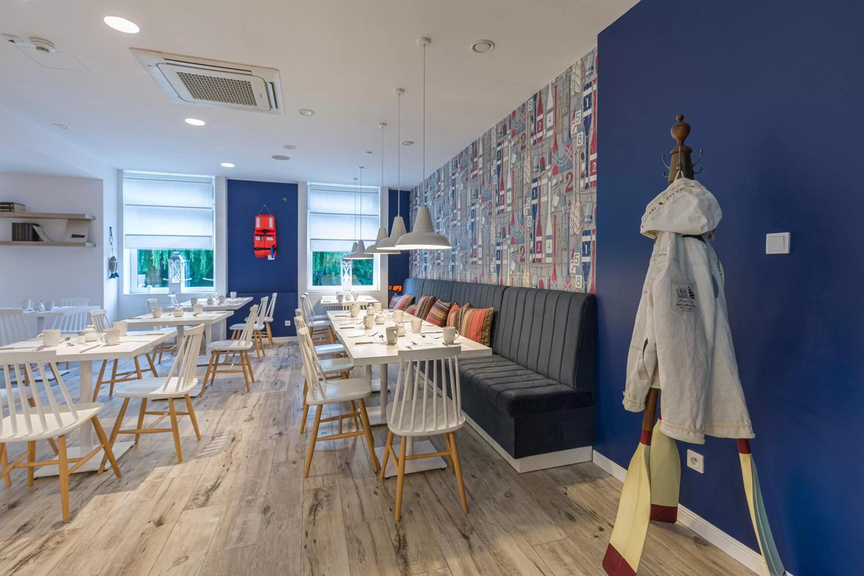 Restaurant/places to eat in AQUA HOUSE