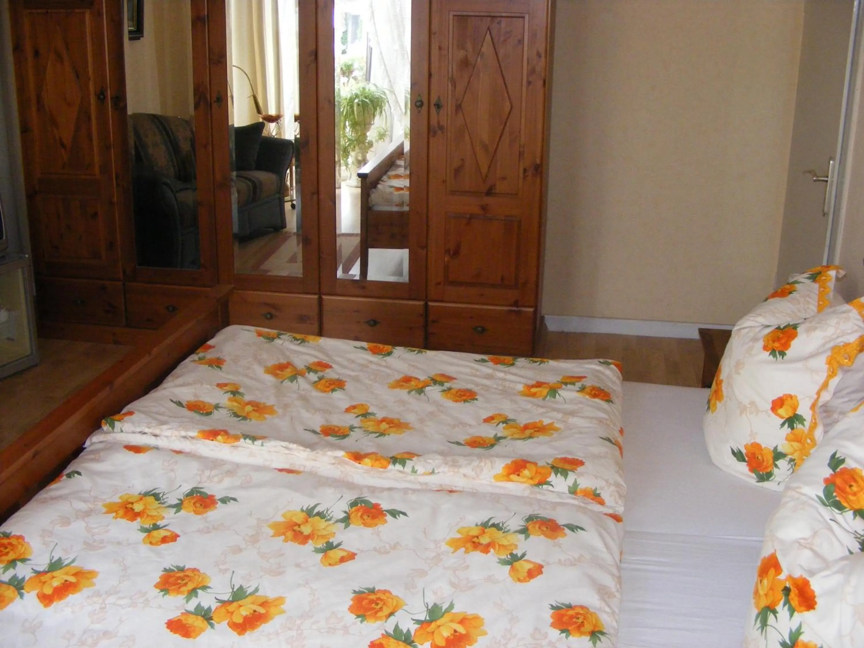 Bedroom in Zum Achten Himmel