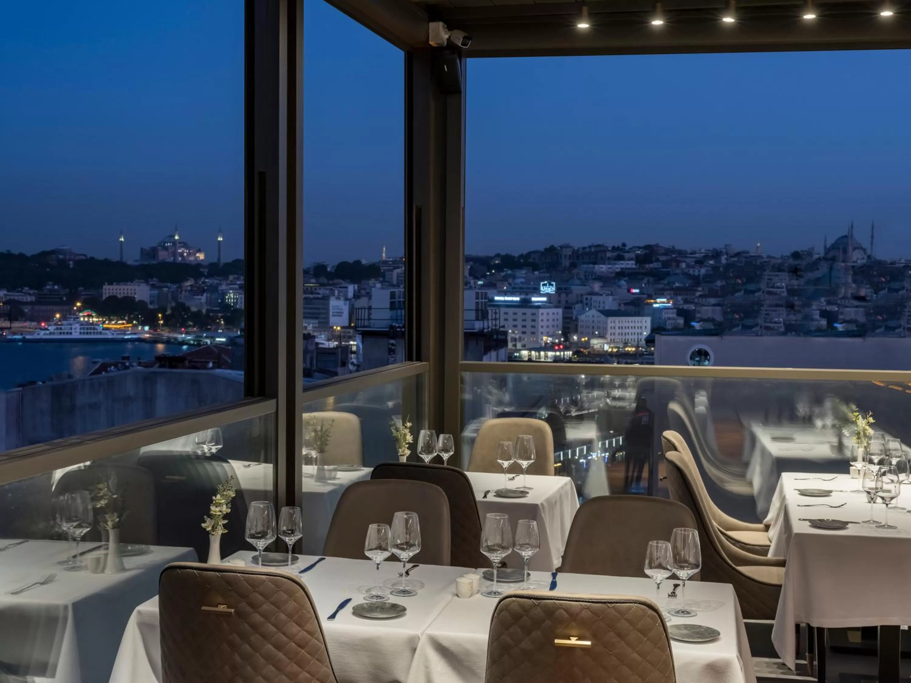 Restaurant/places to eat in Azzap Hotel Galata