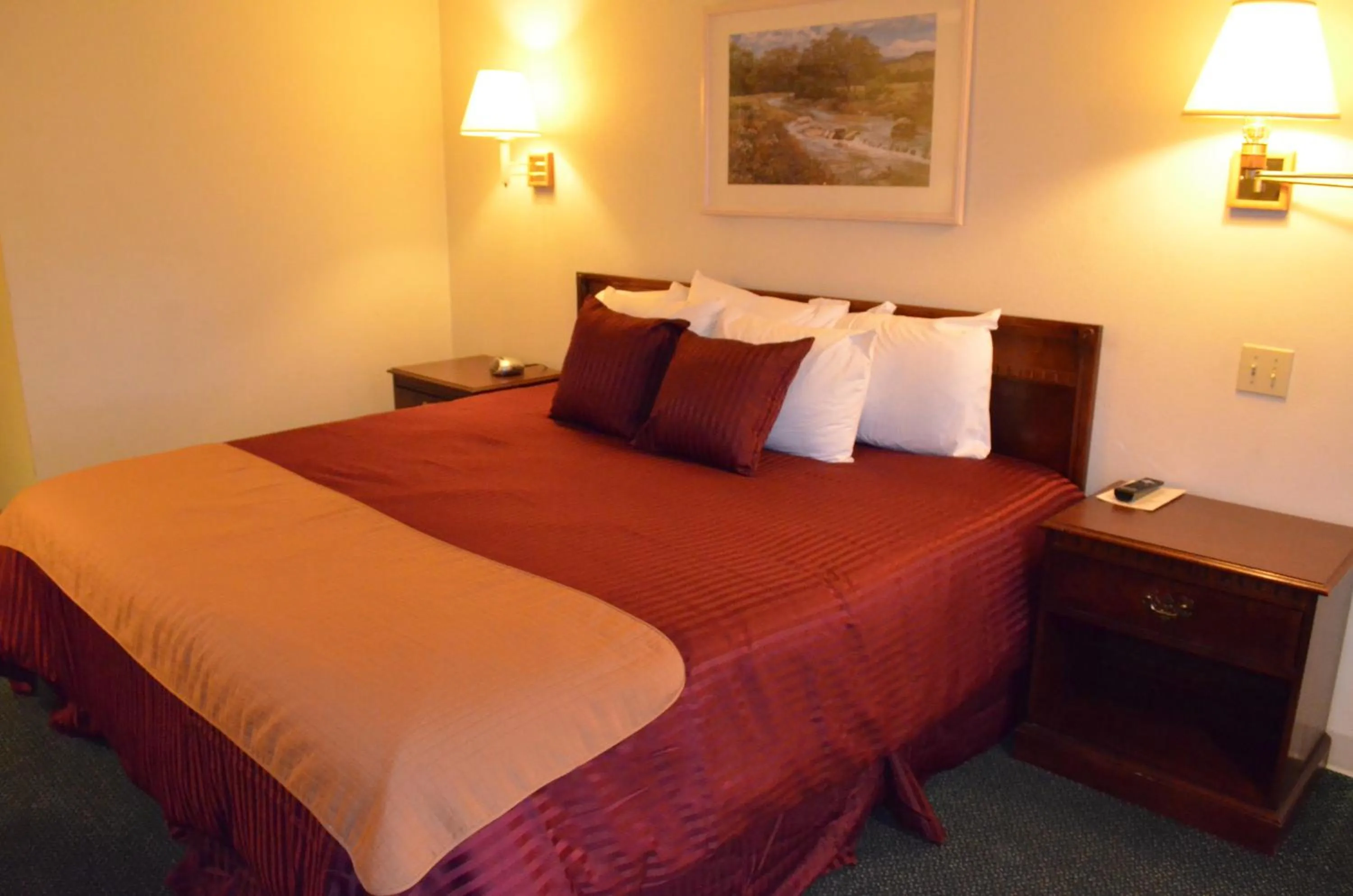 Bed in National 9 Inn Price