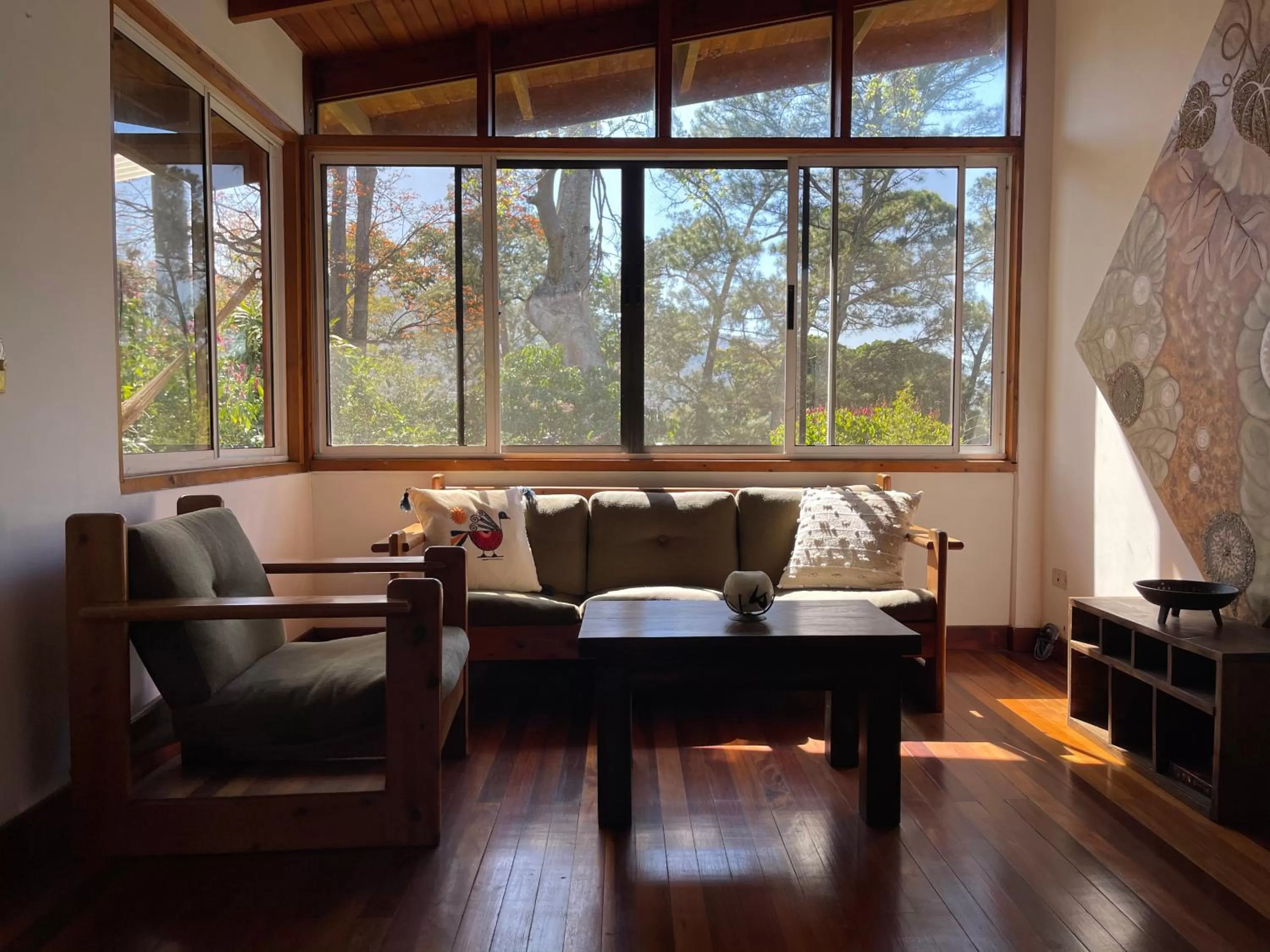 Communal lounge/ TV room, Seating Area in Tierra Magica B&B and Art Studio