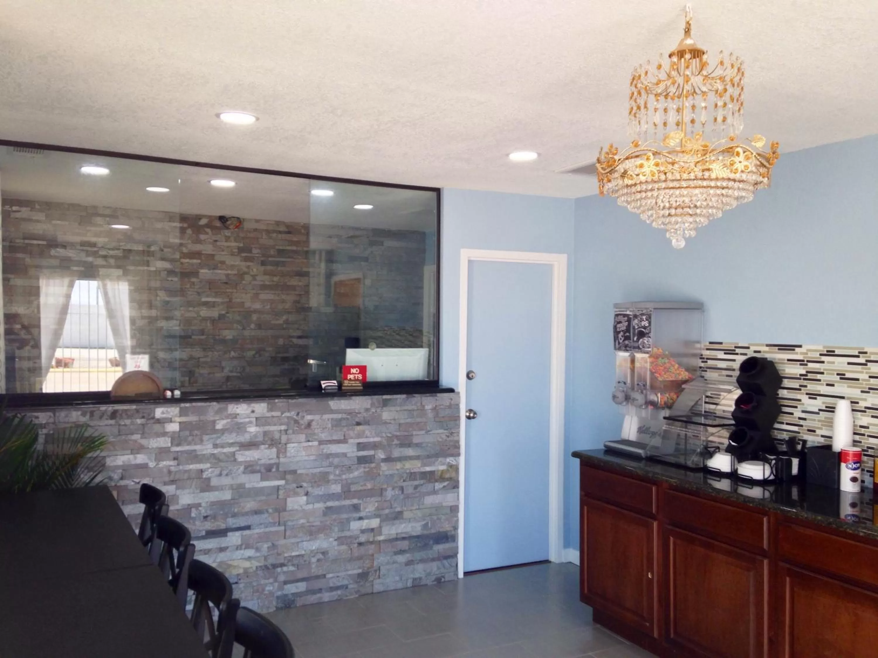 Lobby/Reception in Sanger Inn