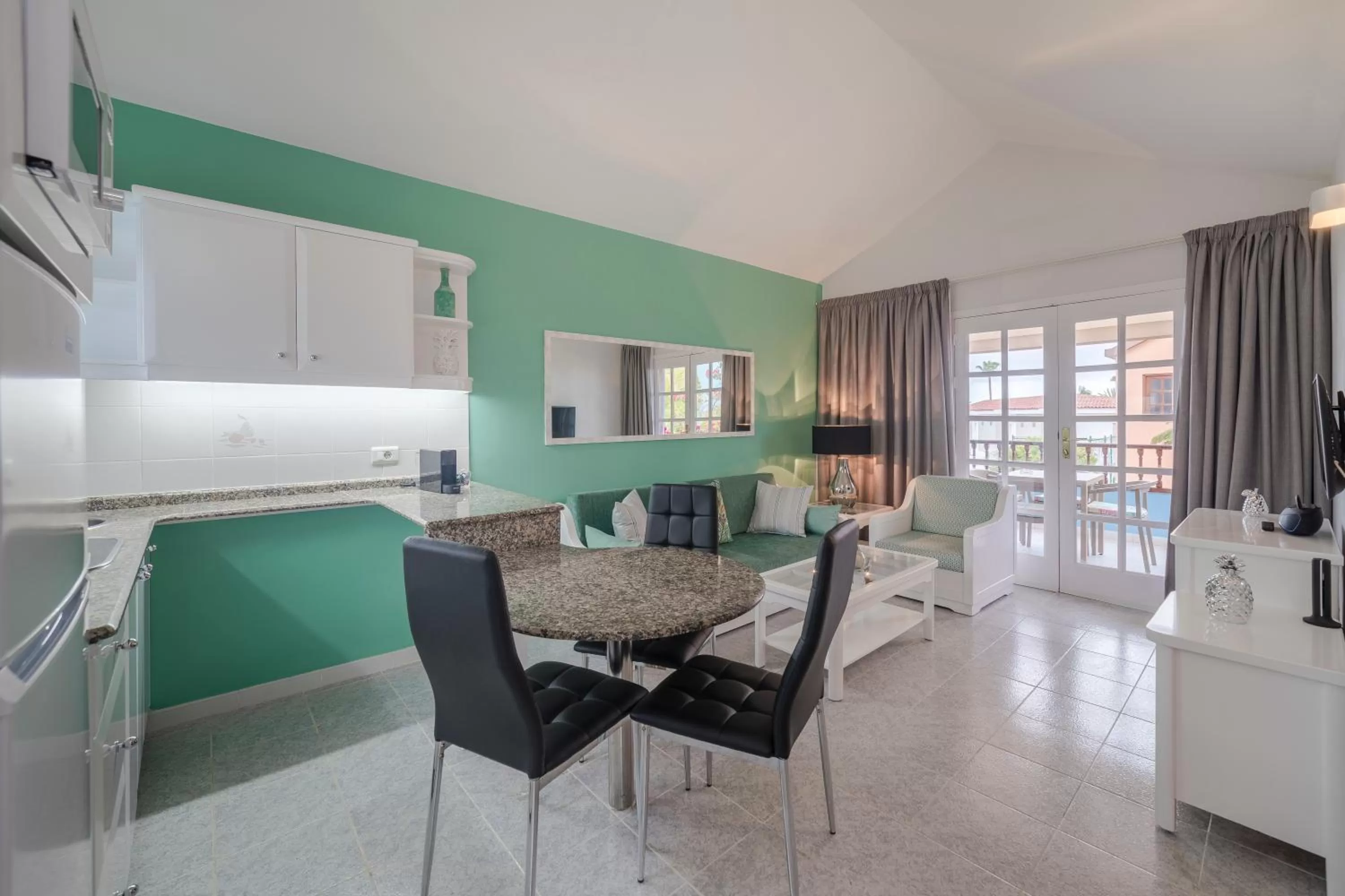 Dining area in Club Vista Serena