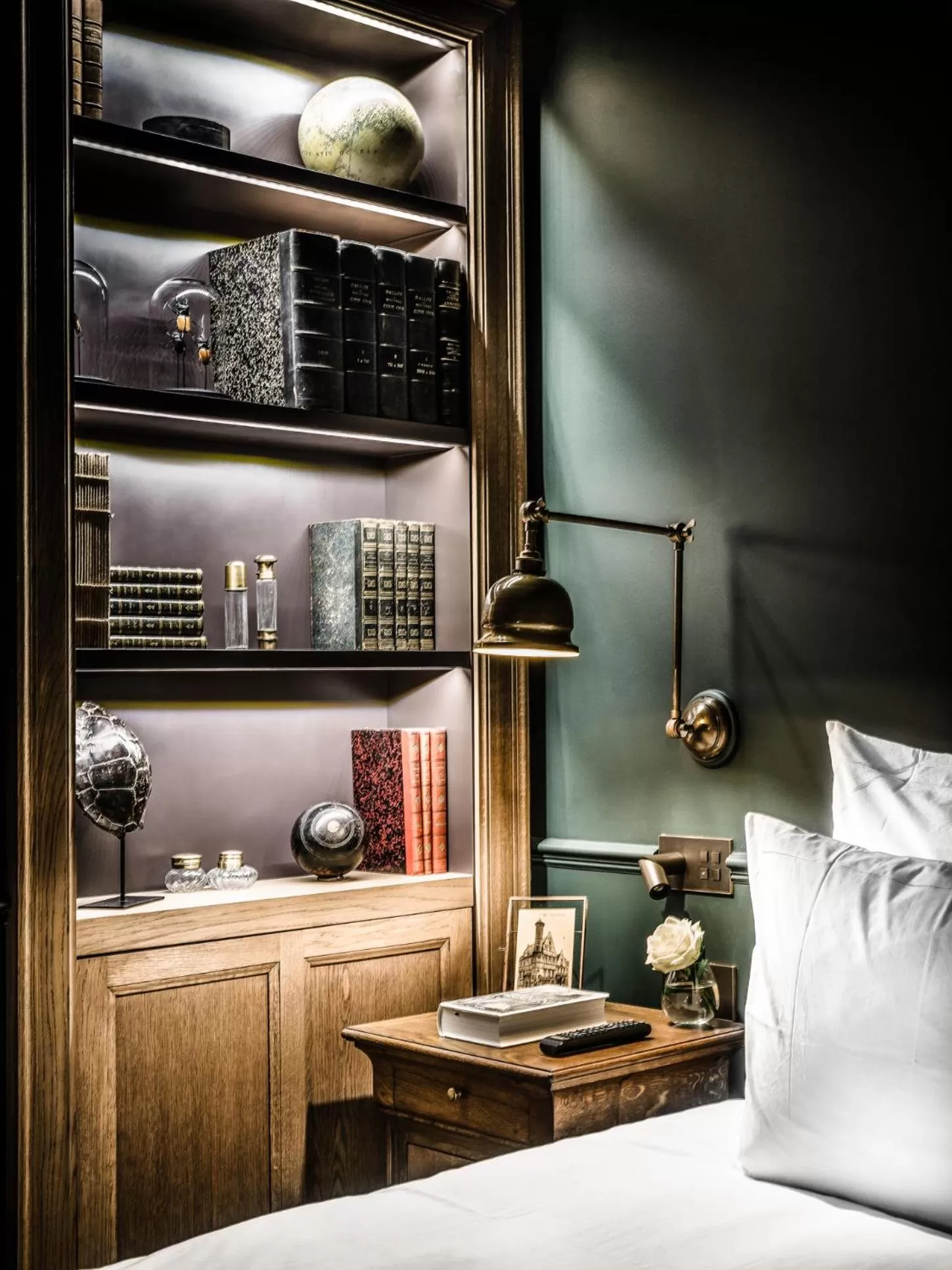 Decorative detail, Bed in 1898 The Post